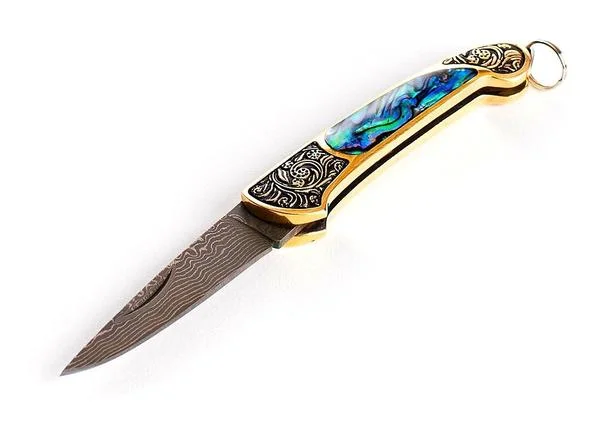 Whispers of the Ocean knife 2.jpg