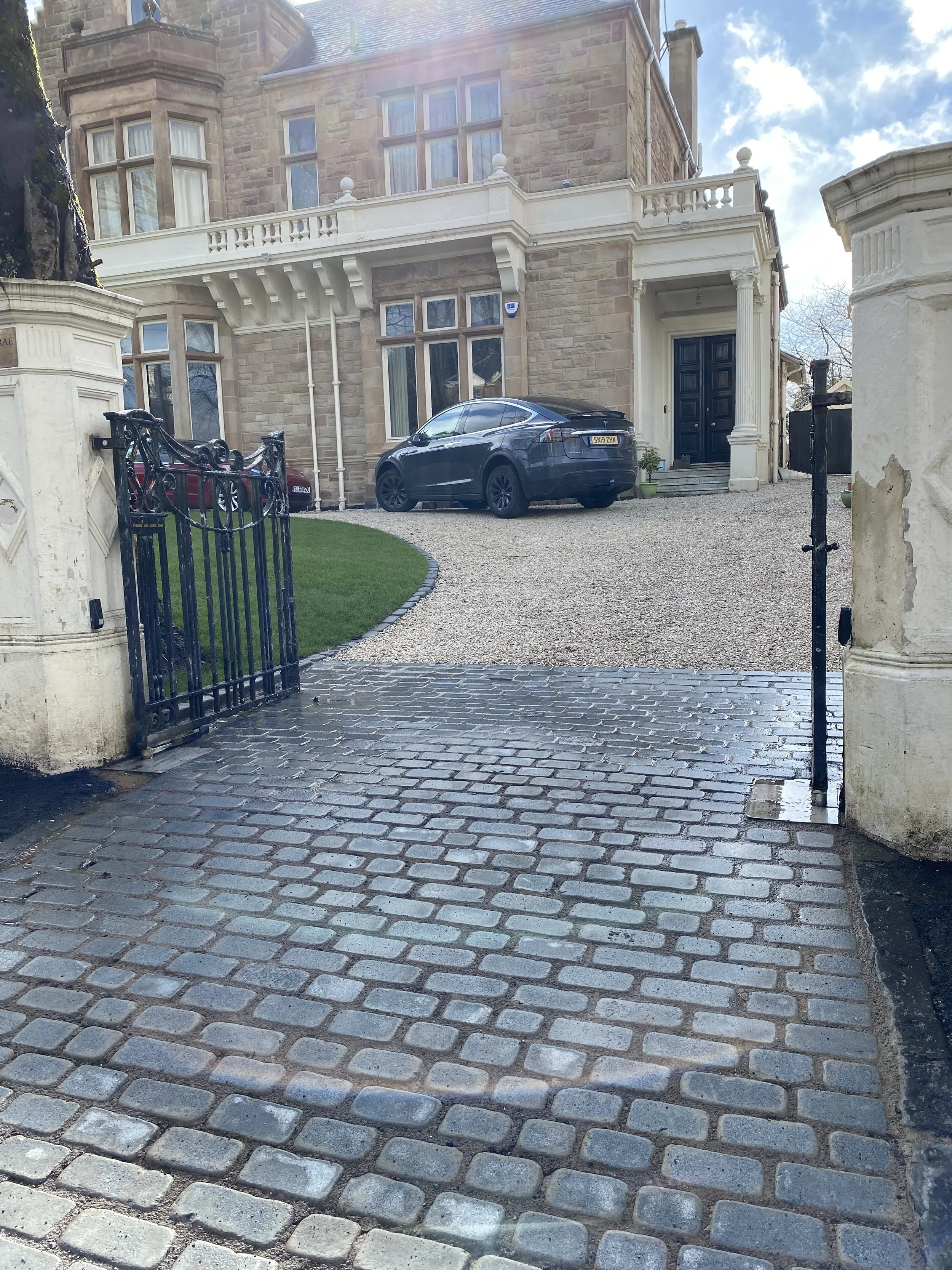 Cobblestone Entrance, Pollokshields 