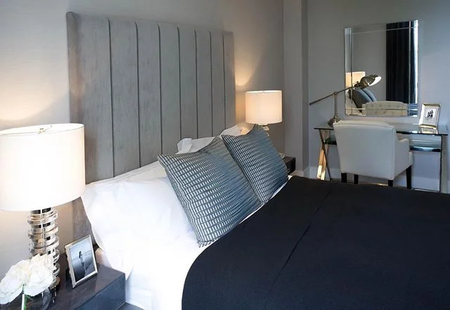 Three bedroom penthouse in Islington, London designed by Abahati Design
.
.
.
#luxury #residential #interiordesign #penthouse #bedroom #guestbedroom #headboard #abahatidesign #flowers #diptyque