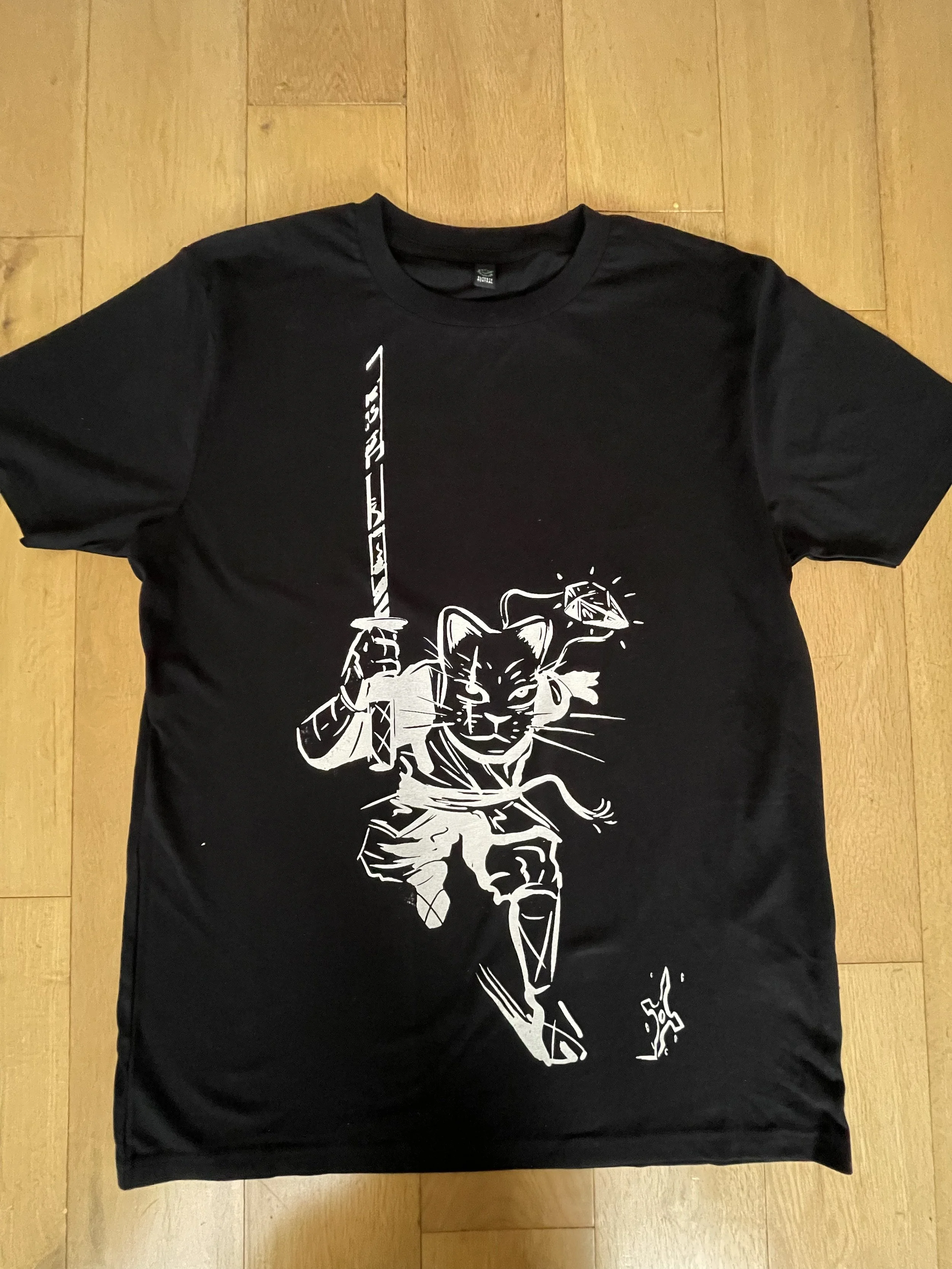 L_Campbell_Tshirt_cat.jpg