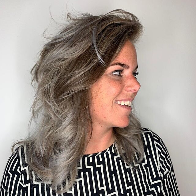 🌪🌪 New look for this lady 🌪🌪
Made by @pattybalfoort2019 😍
&bull;
&bull;
&bull;
&bull;
&bull;
#wellahair #hairstyles #wellaprobnl