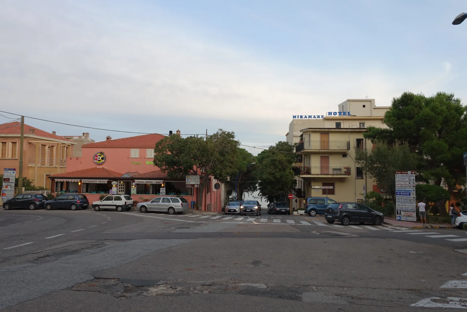 A main intersection of the town. I don't think there are any traffic lights here at all.