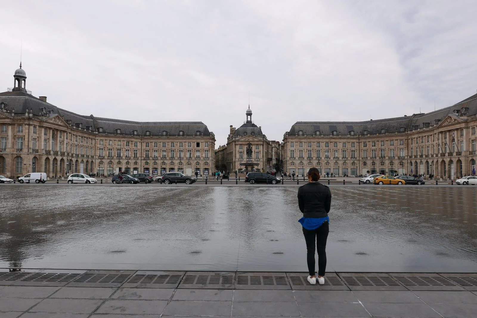 Windy day at the Miroir d'eau.