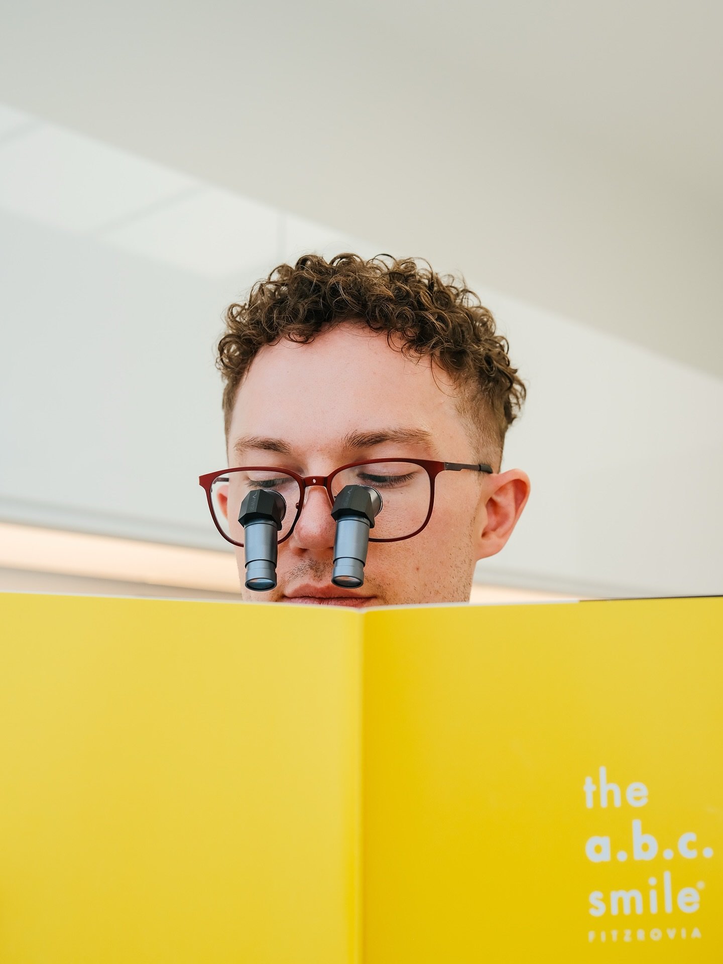 📒🤓 Dr. Stewart taking a closer look 🤓📒

He can restore what once was for your teeth 💛

Not all &lsquo;white fillings&rsquo; are equal, not even close. To replicate the layers of lost tooth due to decay or past fillings requires a purposeful leve
