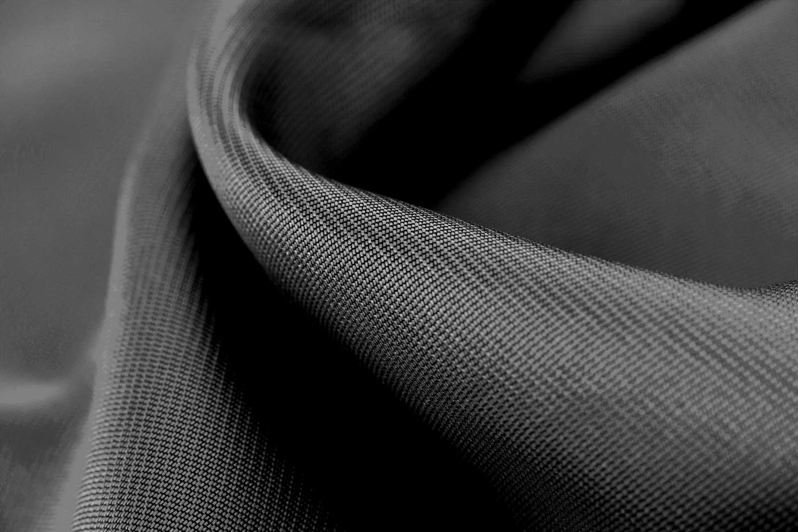 textile-1824190_mono2.jpg