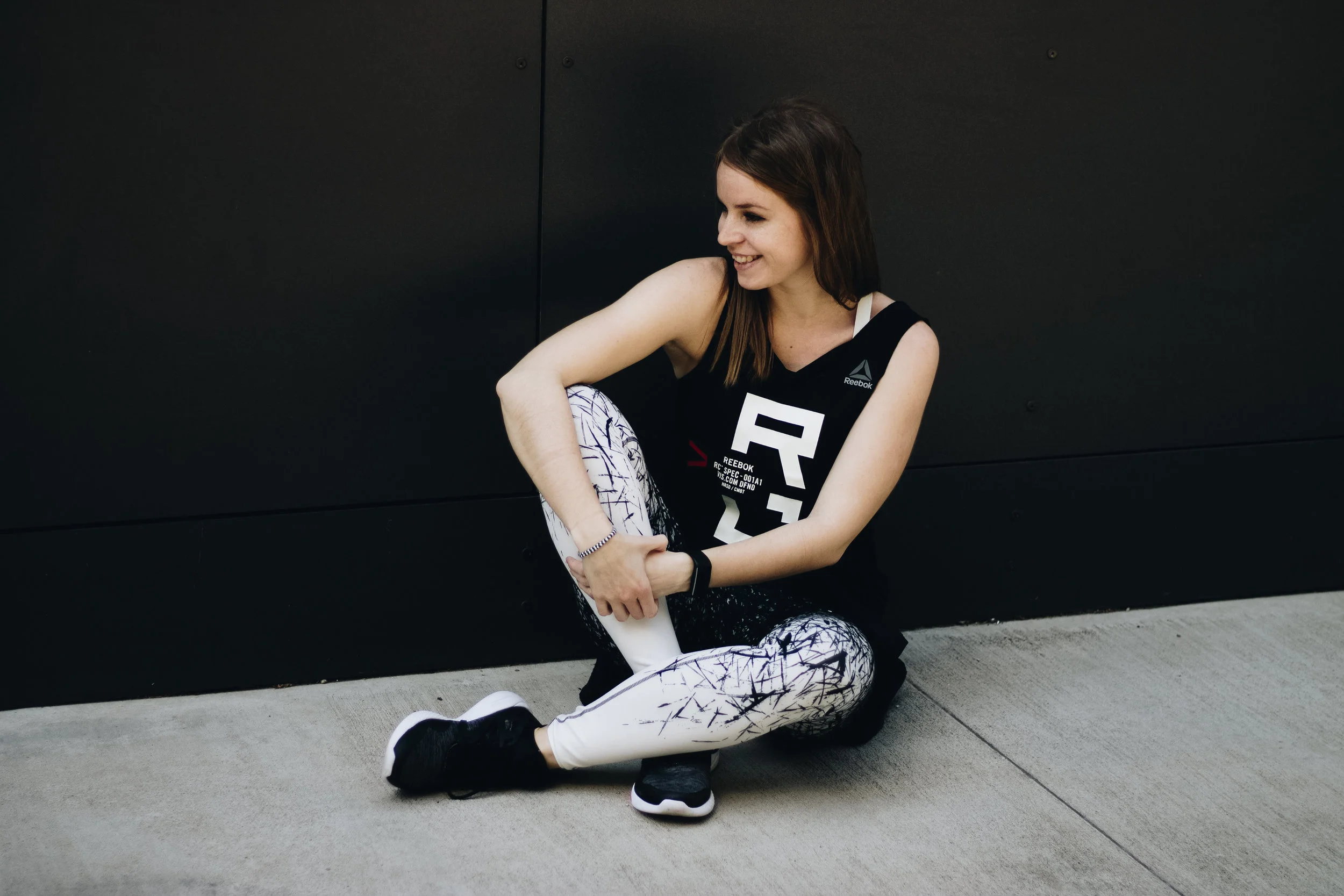Top: Reebok COMBAT MESH TANK Leggins: Reebok CARDIO SPIKE LEGGING Sneakers: Reebok Hayasu