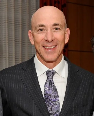 Seth Gadinsky Seth Gadinsky entered the real estate business upon graduation with a Masters degree in Civil Engineering from M.I.T. in 1983. He also holds a bachelor’s degree in Civil Engineering from Tufts University where he graduated Summa Cum Laude. Over the past 32 years he has developed, leased and operated shopping centers, large and small, and many single tenant projects for clients such as Walgreens, Starbuck’s and Blockbuster Video. He has also represented tenants in their expansion and consulted with owners to help bring retail projects to life on their property. He has also served as the Florida Board Chair for the Anti-Defamation League and currently chairs the Office for Engaged Creativity at Florida International University’s School of Architecture and the Arts.