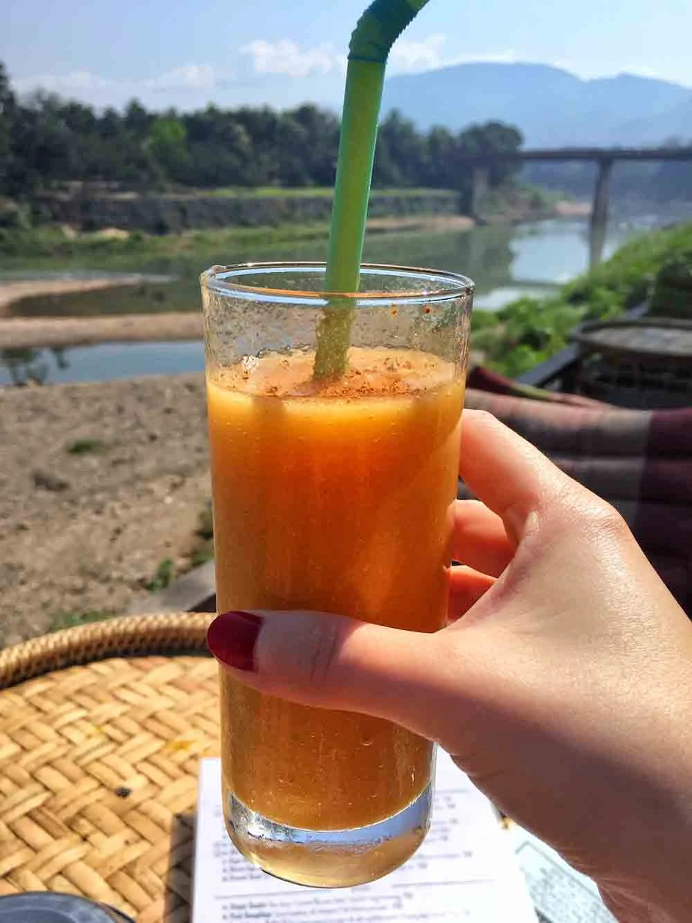 This drink turned me into a smoothie person.
