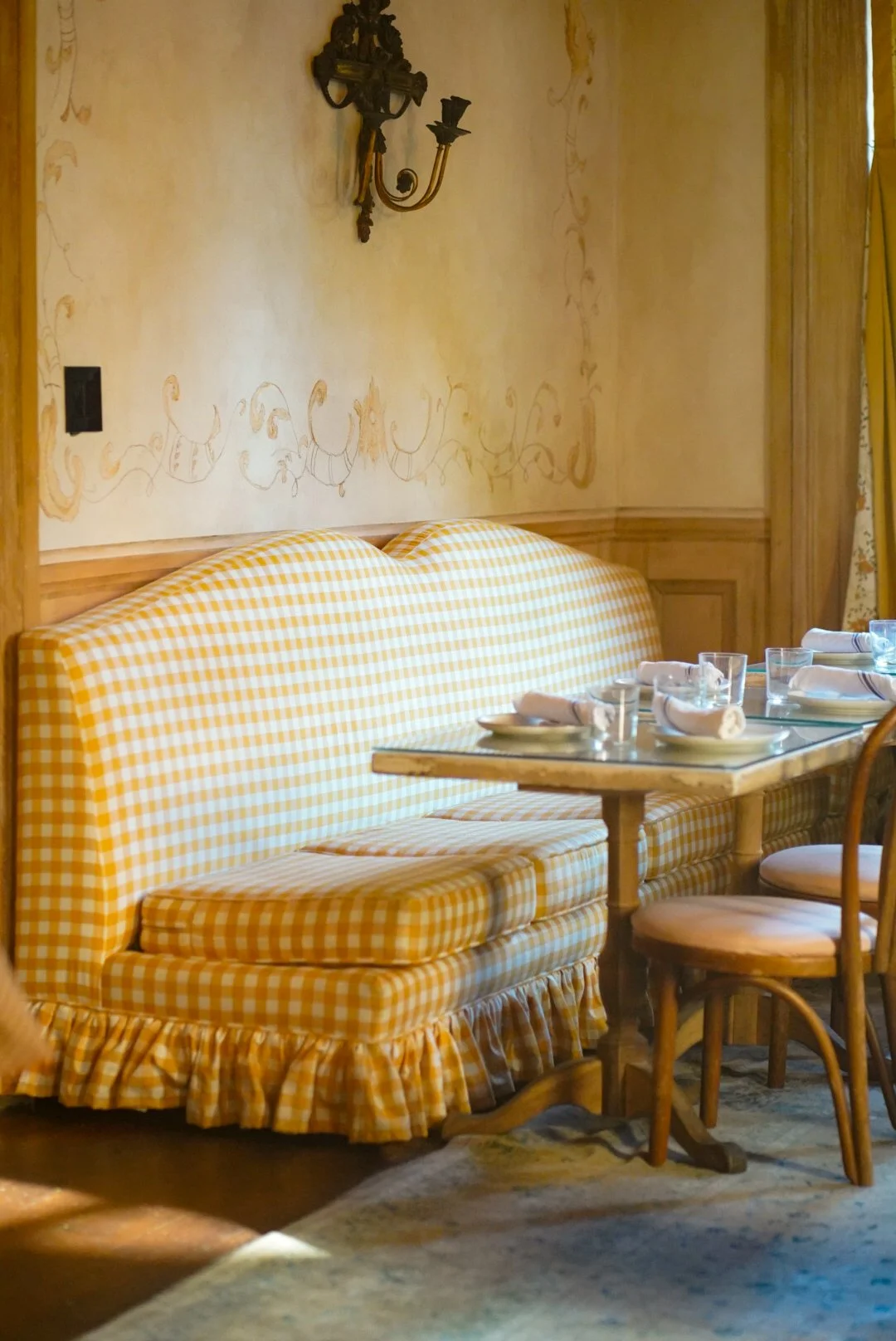 Hotel Peter &amp; Paul: Deuxième Partie