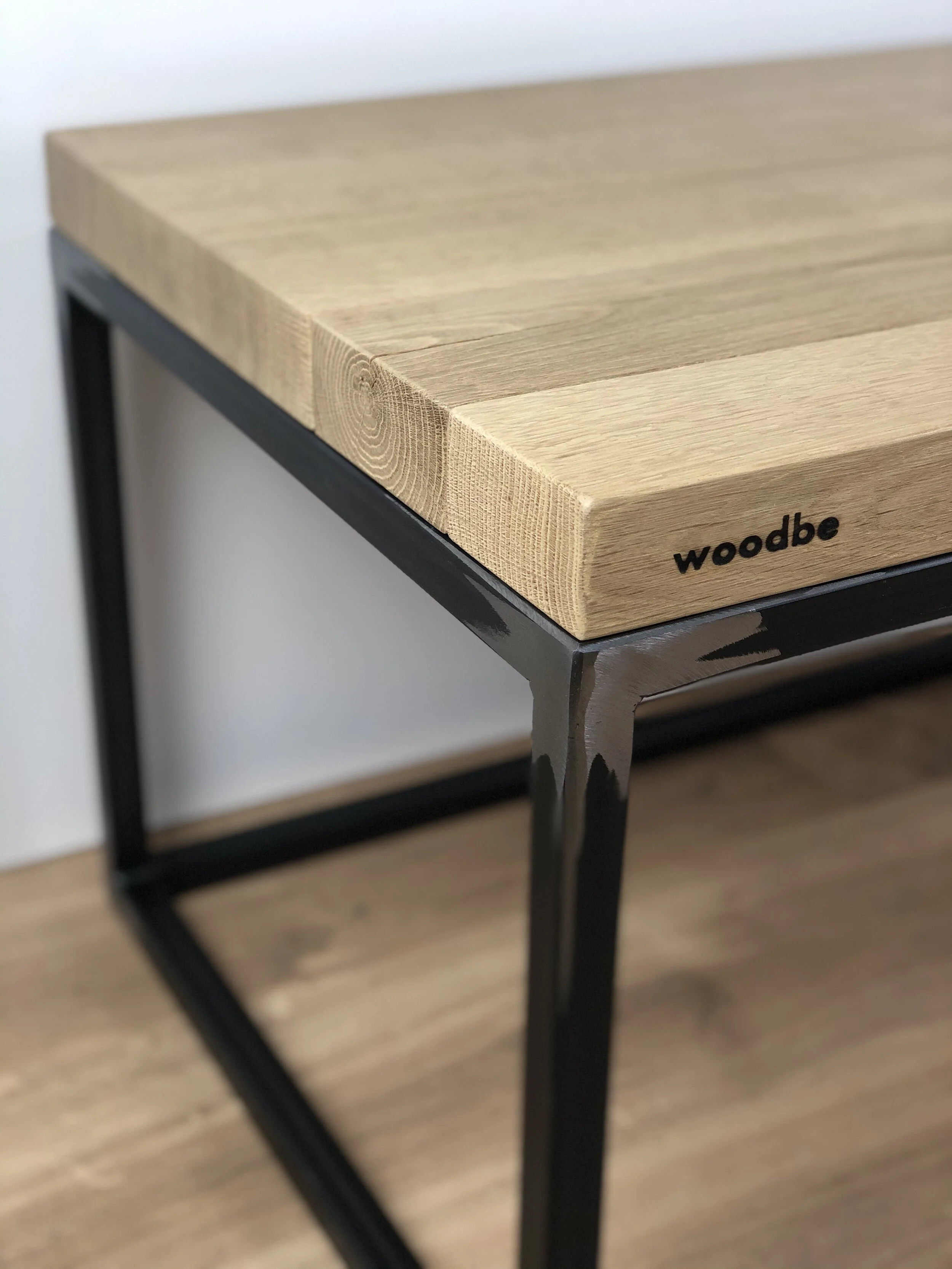  Marchiatura a fuoco del brand. 