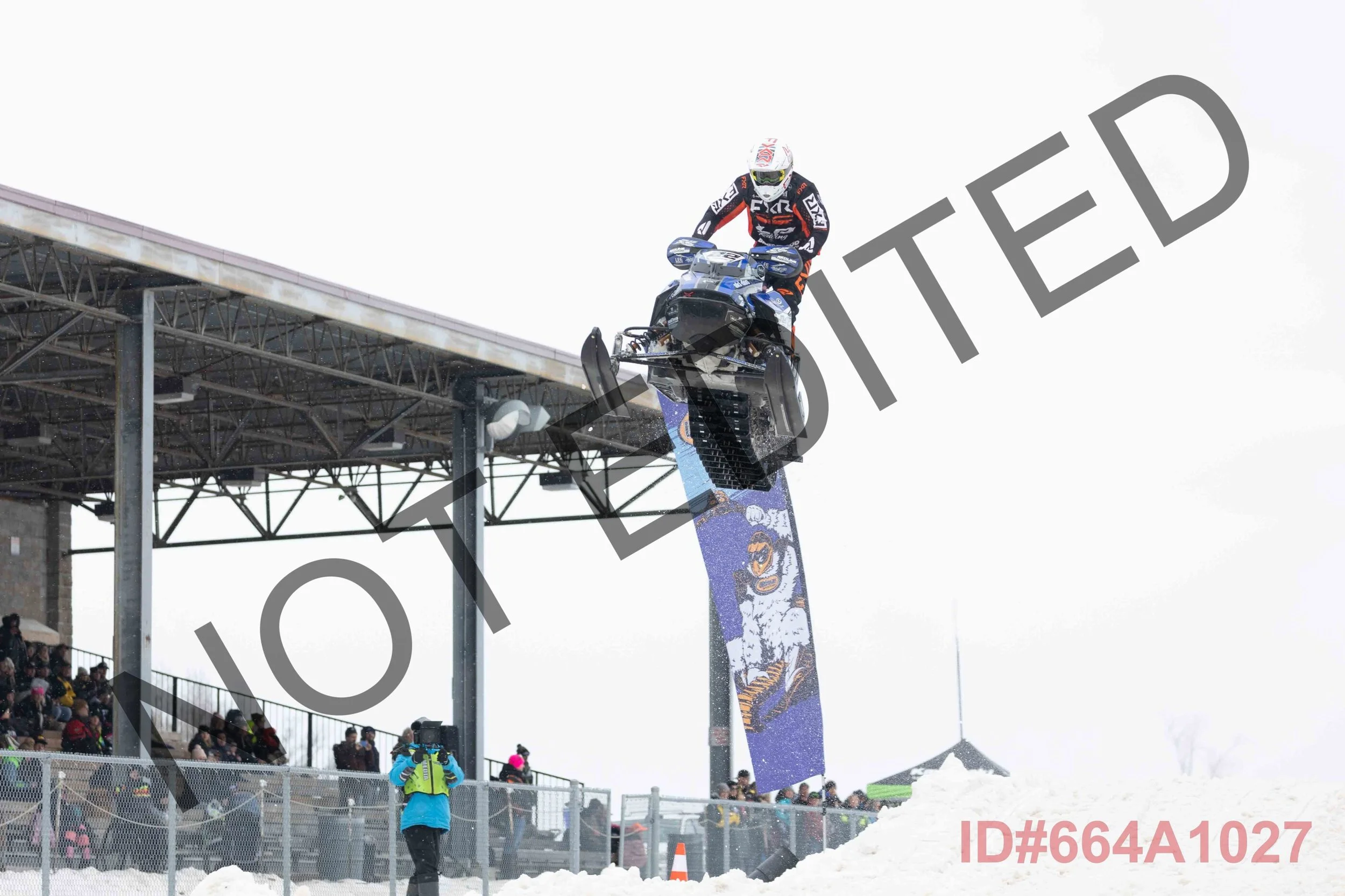 664A1027.jpg