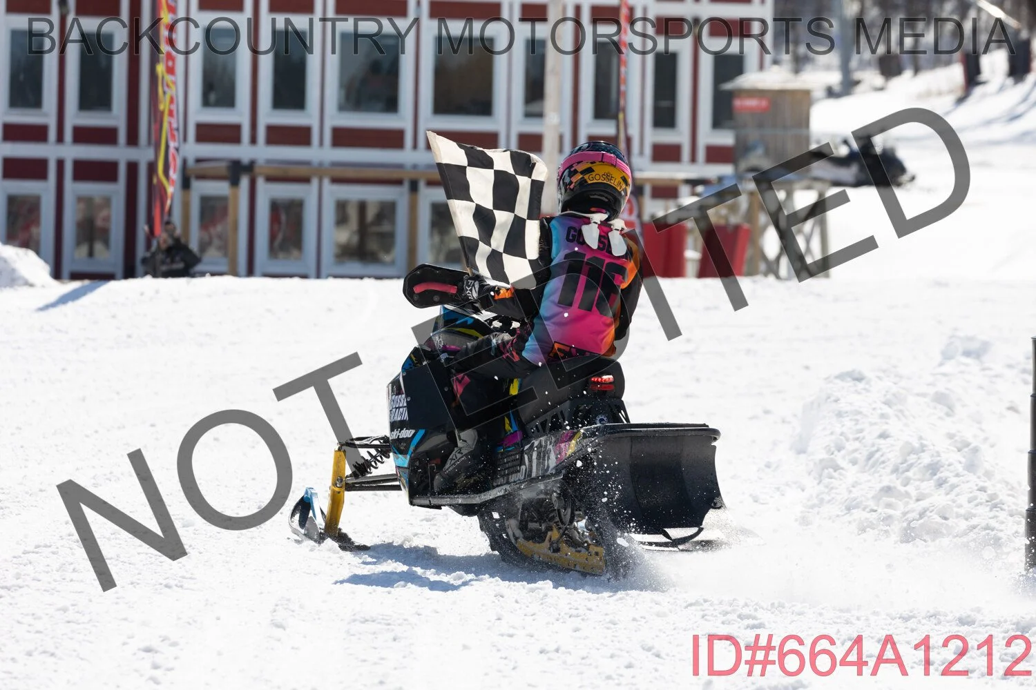 664A1212.jpg