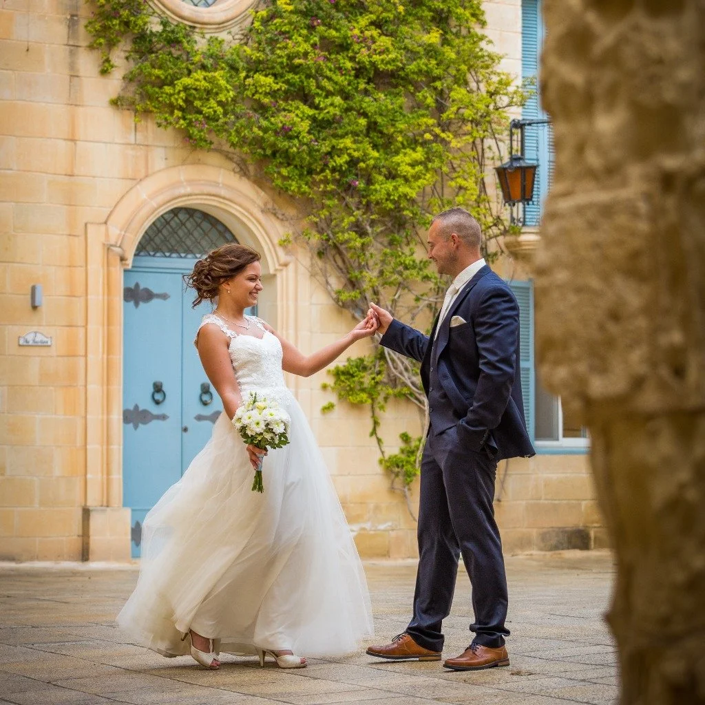 💍✨ Mondj&aacute;tok ki az igent M&aacute;lt&aacute;n &ndash; a F&ouml;ldk&ouml;zi-tenger egyik legromantikusabb &eacute;kk&ouml;v&eacute;n!
T&ouml;rt&eacute;nelmi helysz&iacute;nek, mes&eacute;s palot&aacute;k, legend&aacute;kkal teli k&aacute;poln&
