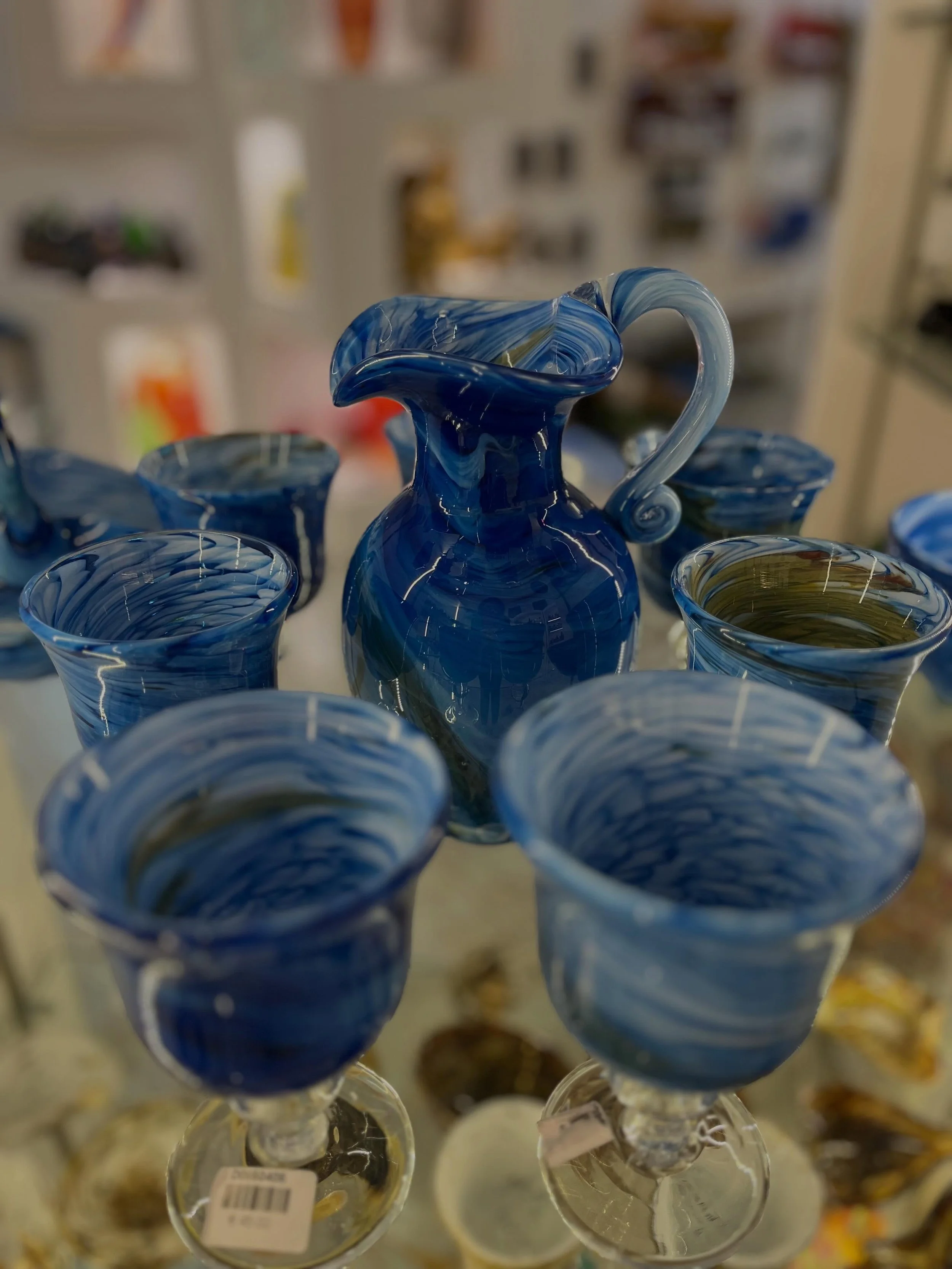 A m&eacute;lt&aacute;n h&iacute;res m&aacute;ltai &uuml;veg, mind egyedi, &ldquo;k&eacute;zműves&rdquo; alkot&aacute;s. ✨🪎🏺#aj&aacute;nd&eacute;k #mdinaglass #visitmalta