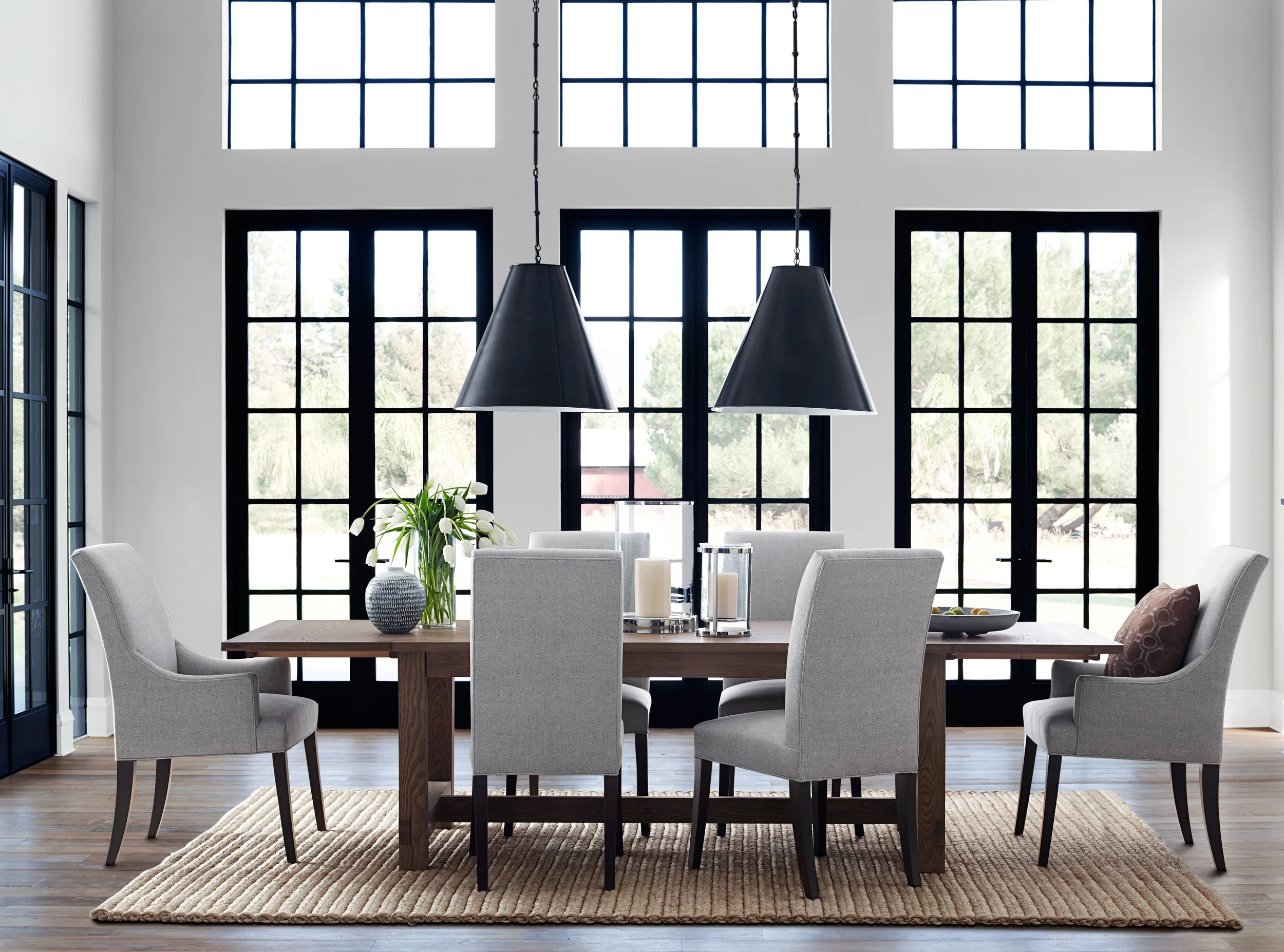 **WSHSP16_SIMPLY_SERENE_Dining_Room_Chairs_V7_00034_pillow_flowers.jpg