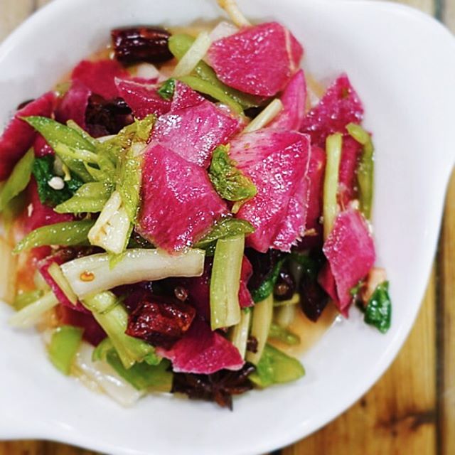 There are so many ways to have a delicious pickle (holla 🇩🇪 &amp; 🇰🇷!) but these have to be one of our 🔝 picks. Watermelon radish and stem, light pickled with mouth-numbing Sichuan pepper and a touch of star anise. 😋