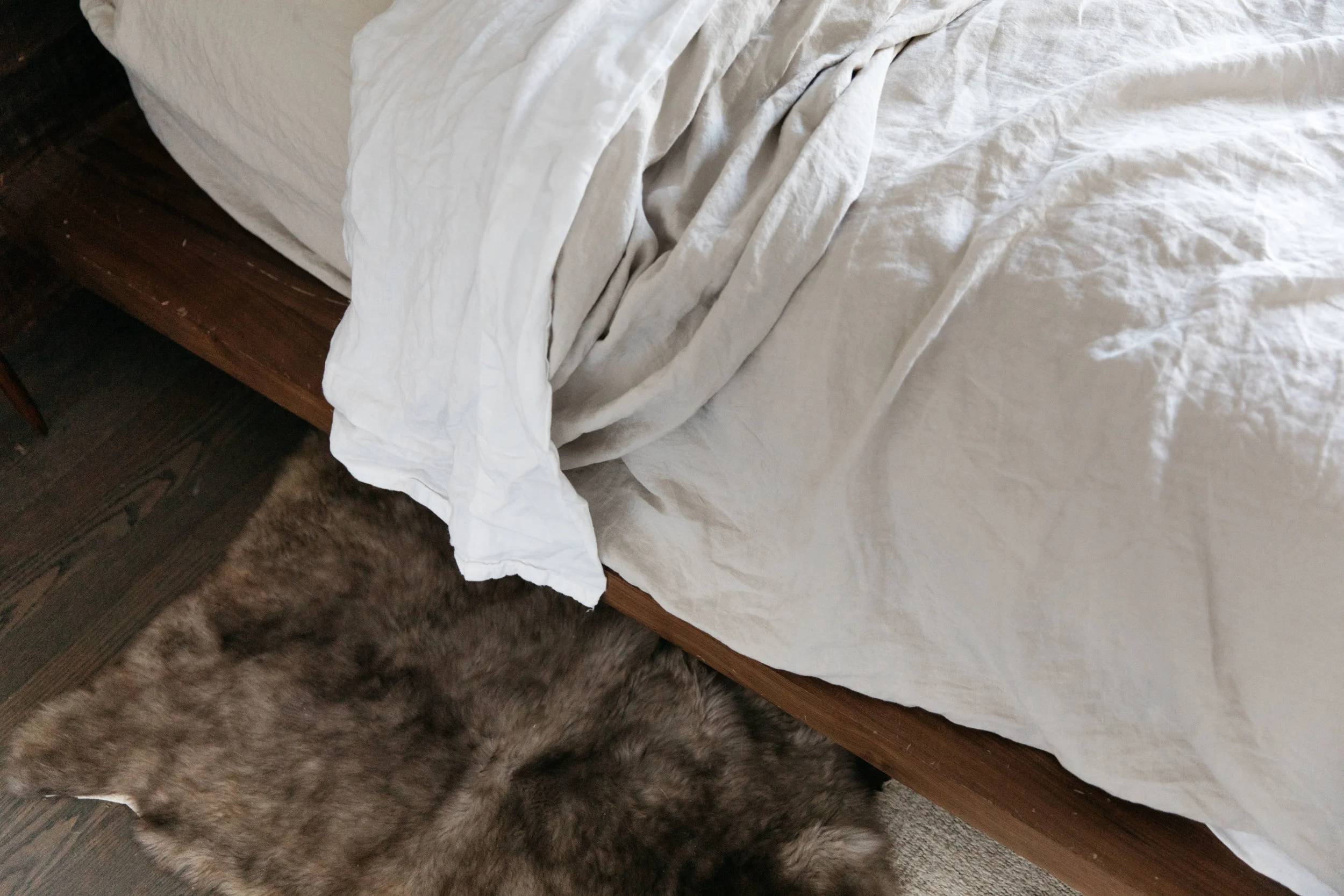 parachute-home-venice-linen-sheets-12.jpg