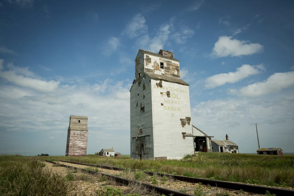 Dankin_Grain_Elevator_Saskatchewan_1