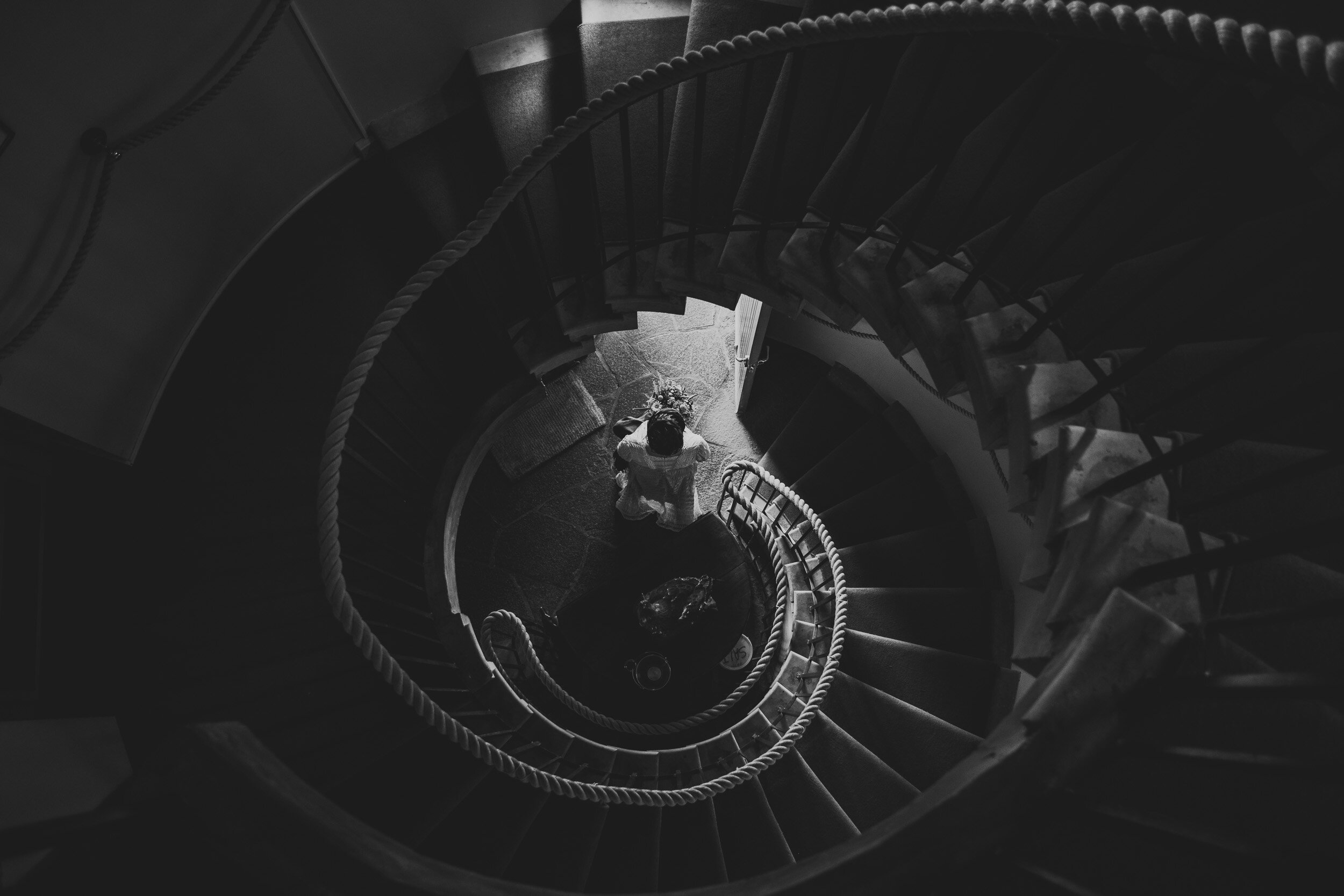 Spiral stairs wedding picture