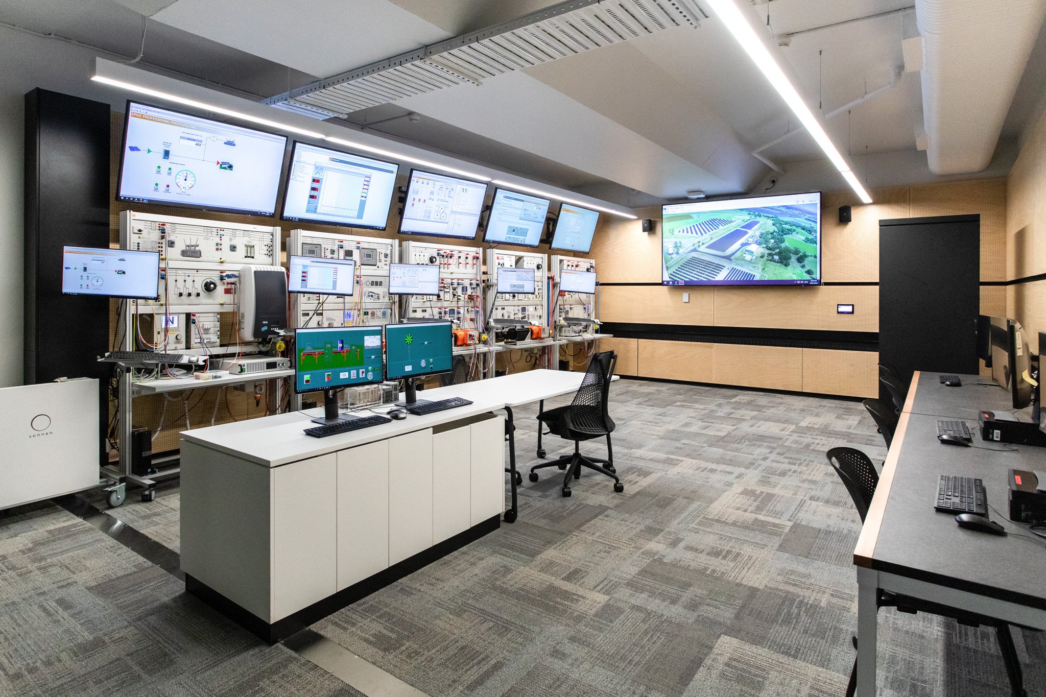 334 UQ Energy test Lab-3.jpg