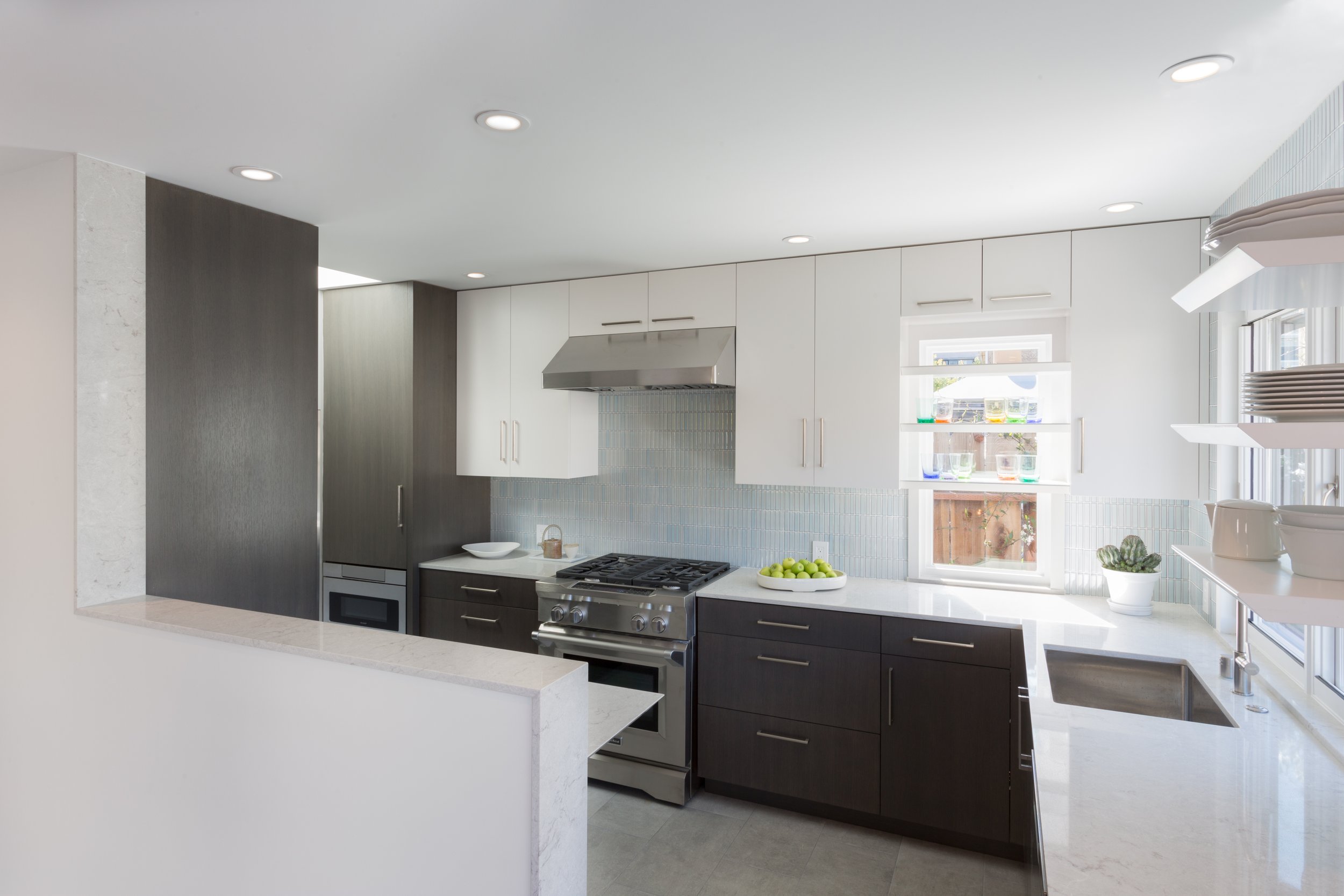Pey 04 Kitchen2.jpg