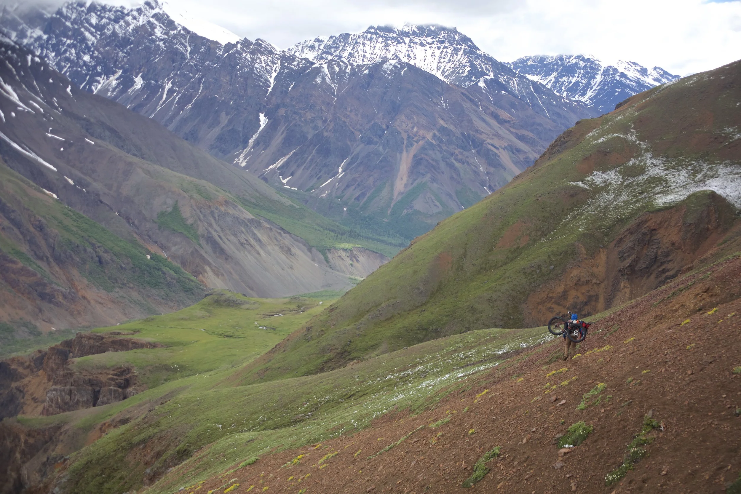 Brett makes his way along the goat trails. Photo: Mike Curiak.