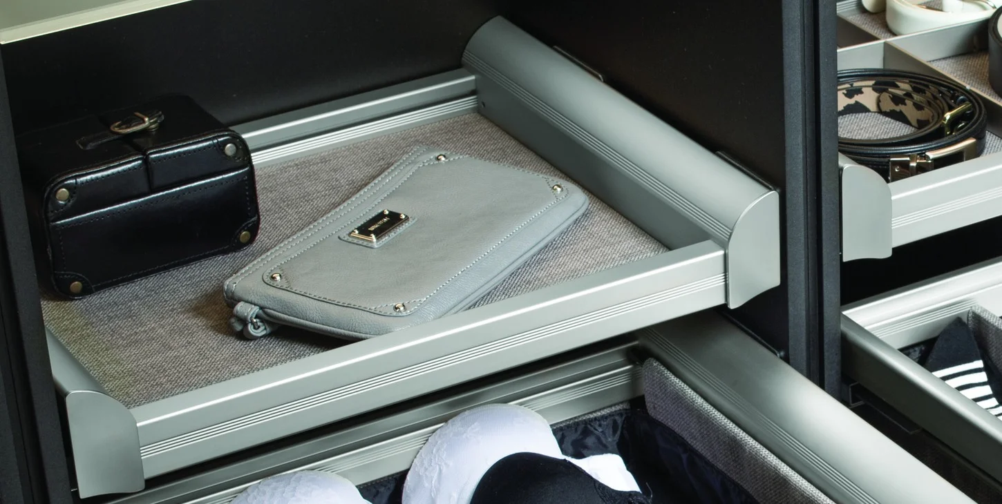 Pull-Out Shelf: 807.77.602