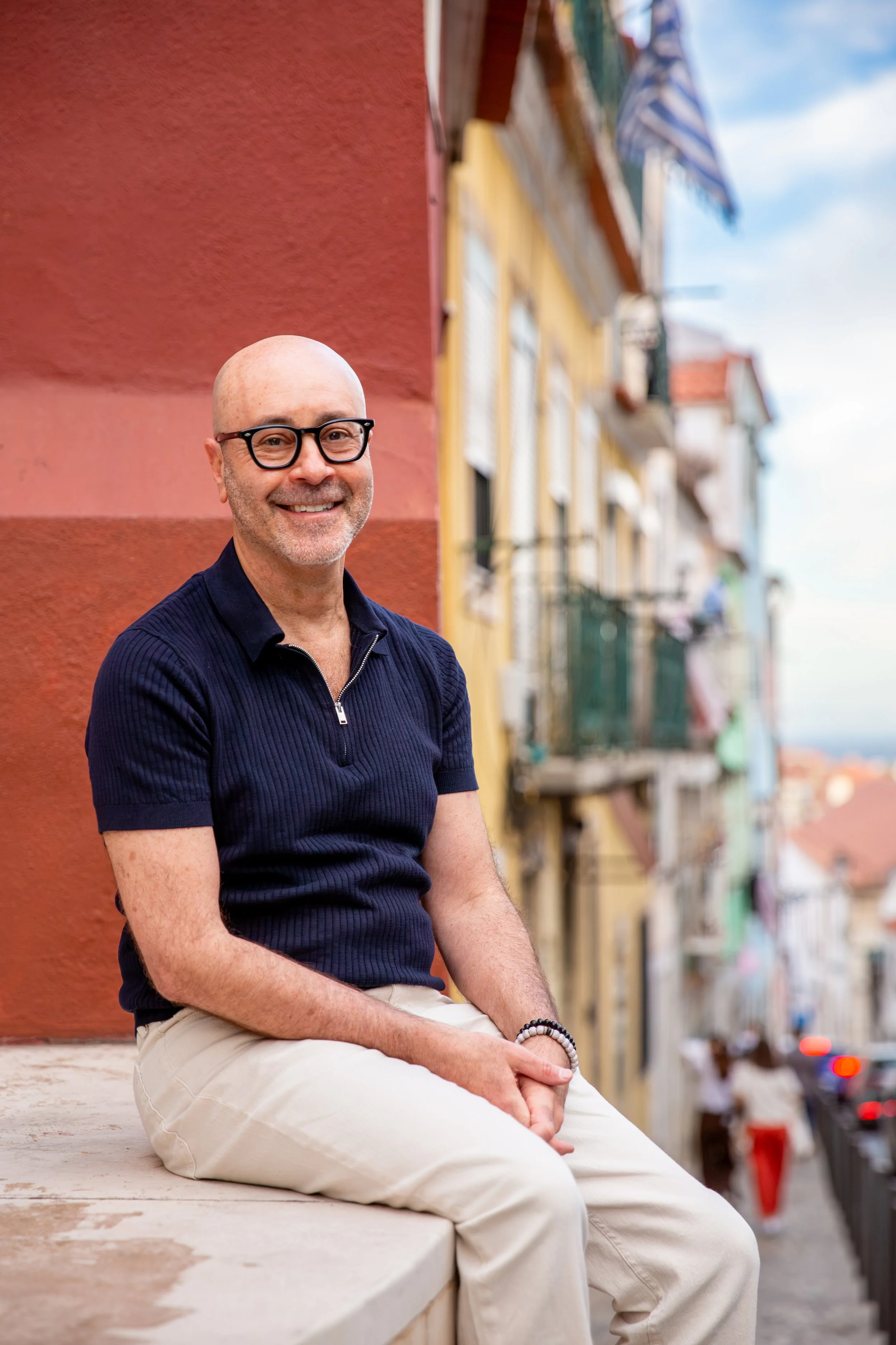 Solo traveler portrait in Lisbon (Copy)