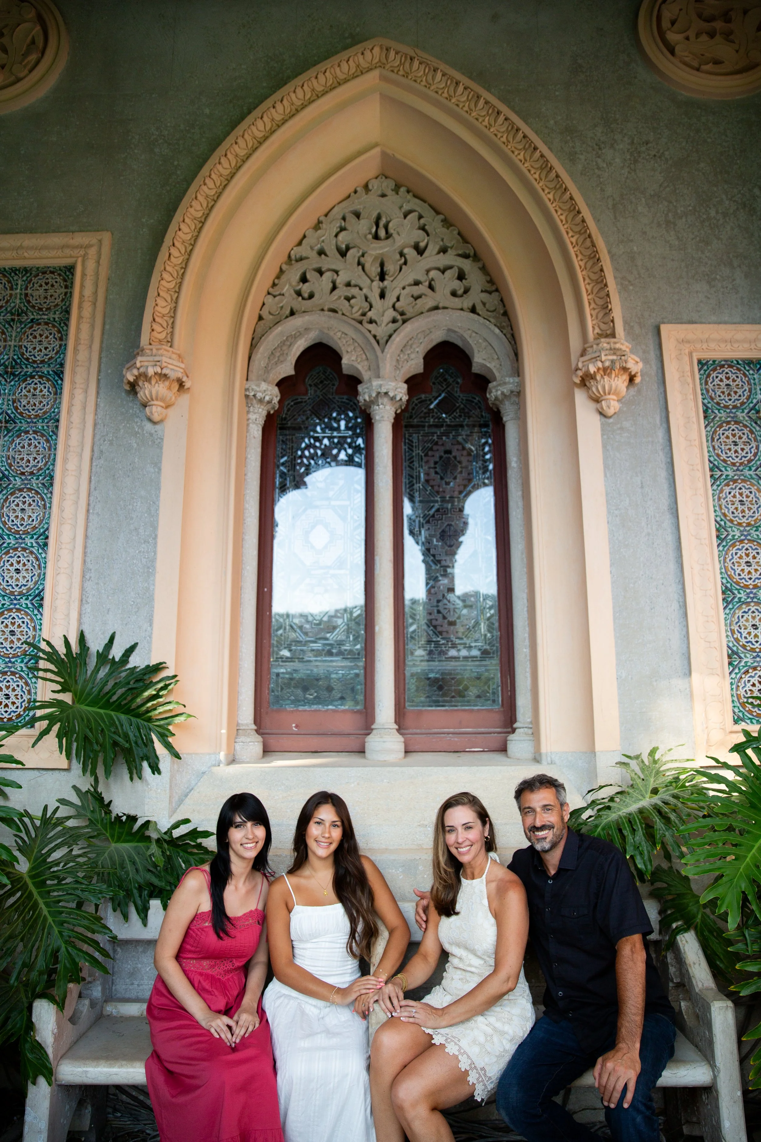Family photoshoot at the Palacio de Monserrate