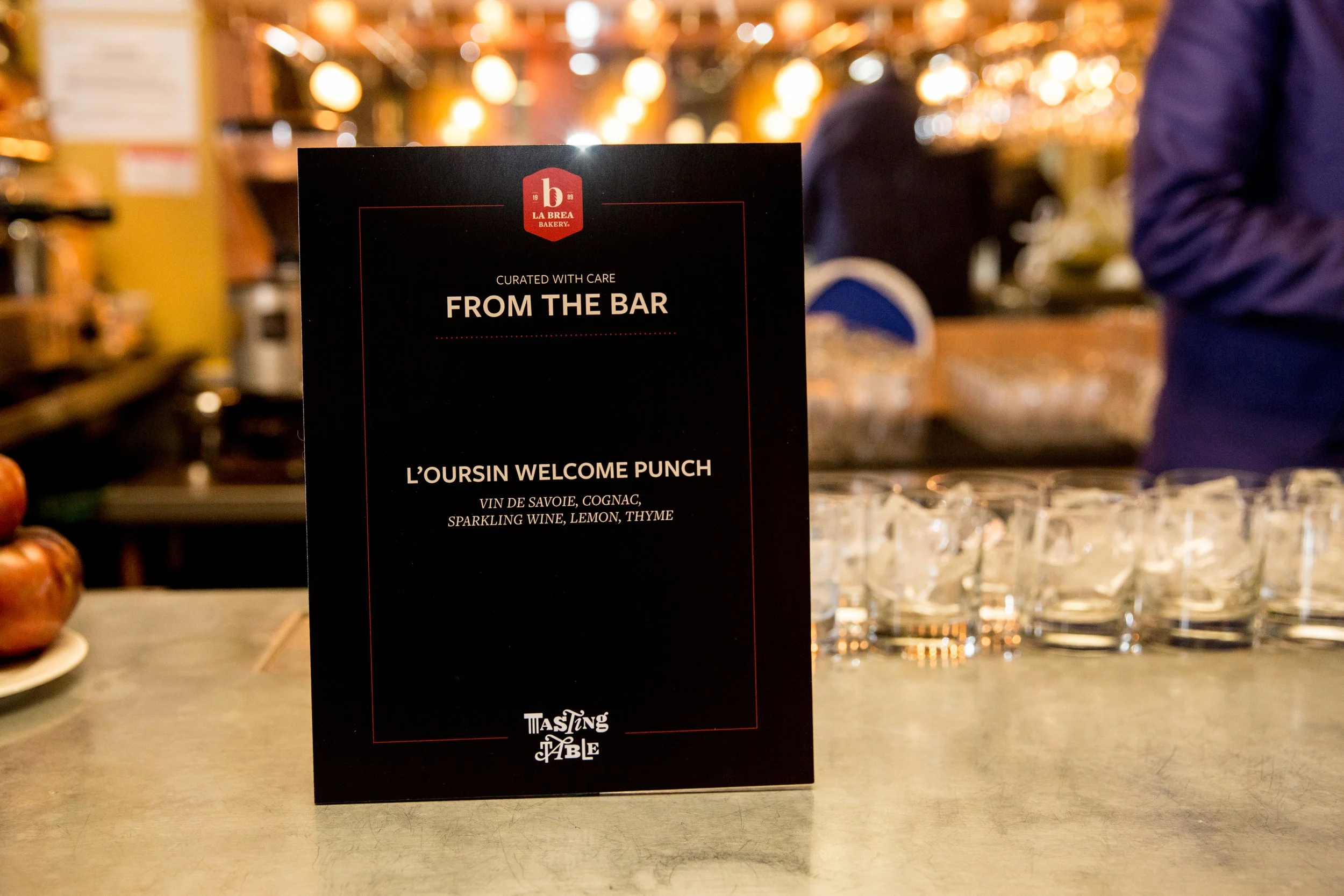 Professional food event photography in Lisbon, Portugal, capturing branded content at the event hosted by a restaurant. From wine tastings and brand experiences to social gatherings and celebrations, this image showcases the atmosphere and connection