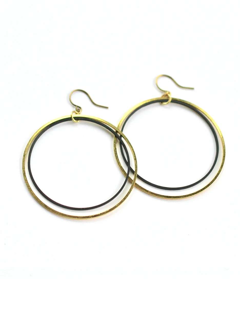 Onyx brass dyad hoops