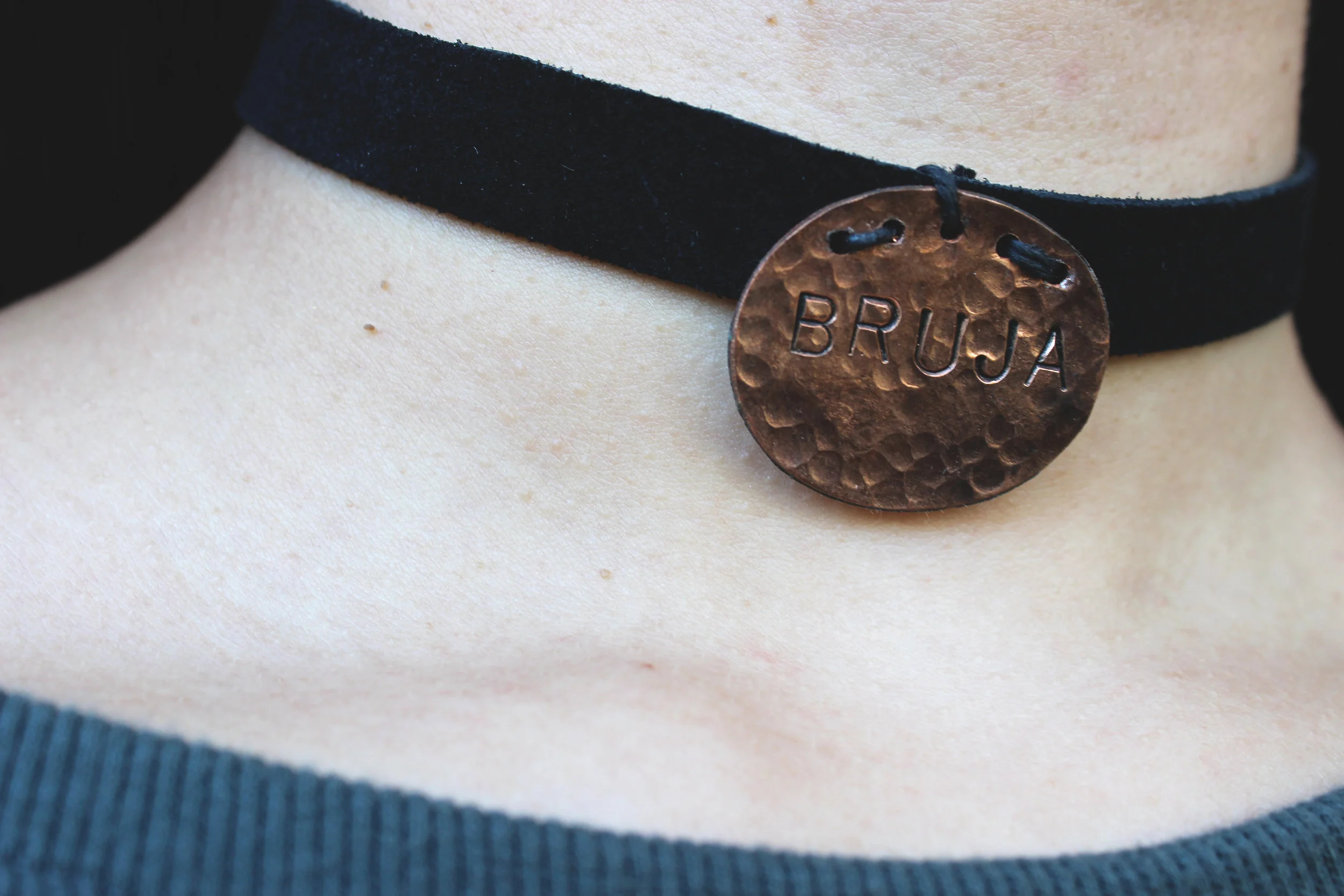 bruja leather choker