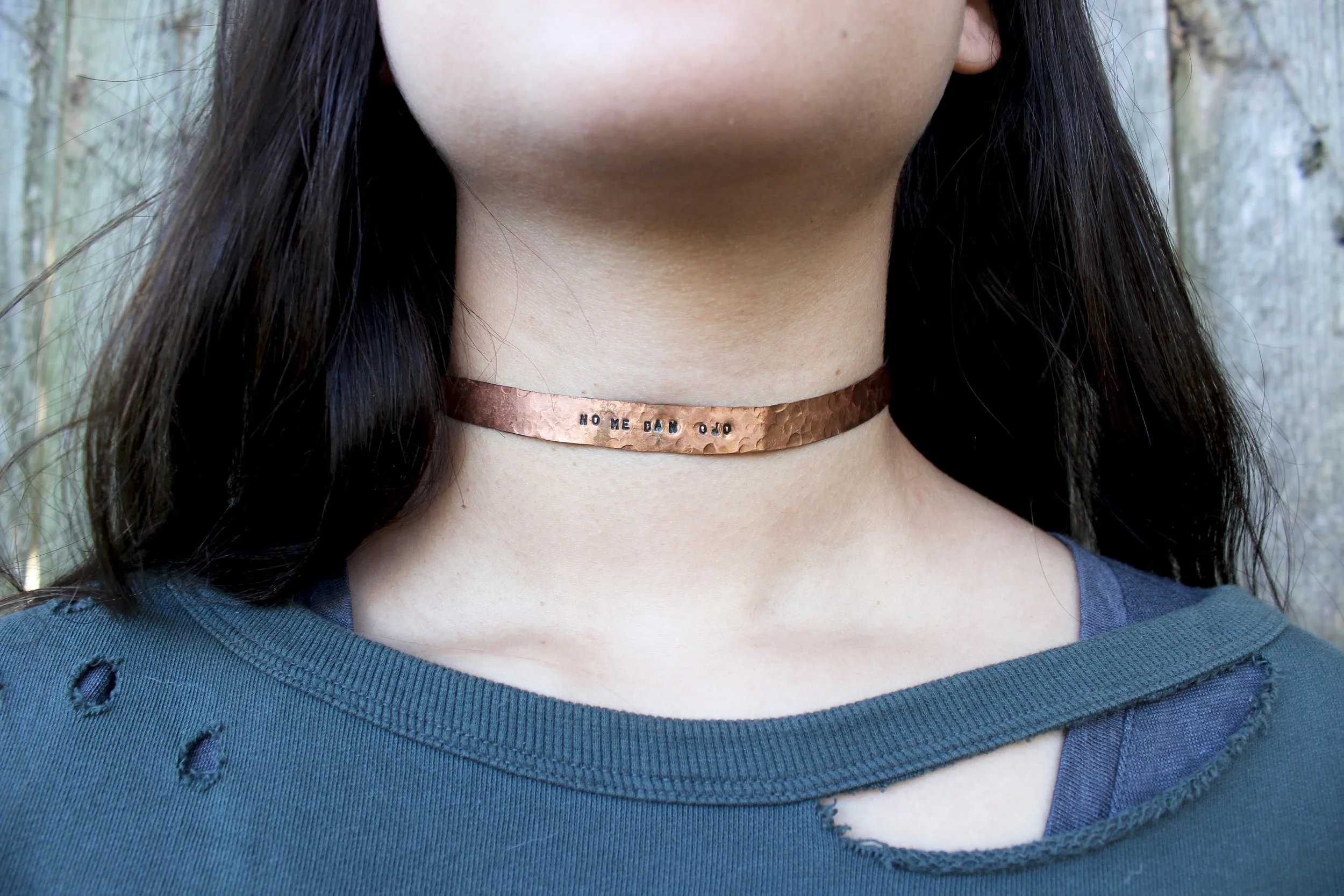 no me dan ojo cuff choker