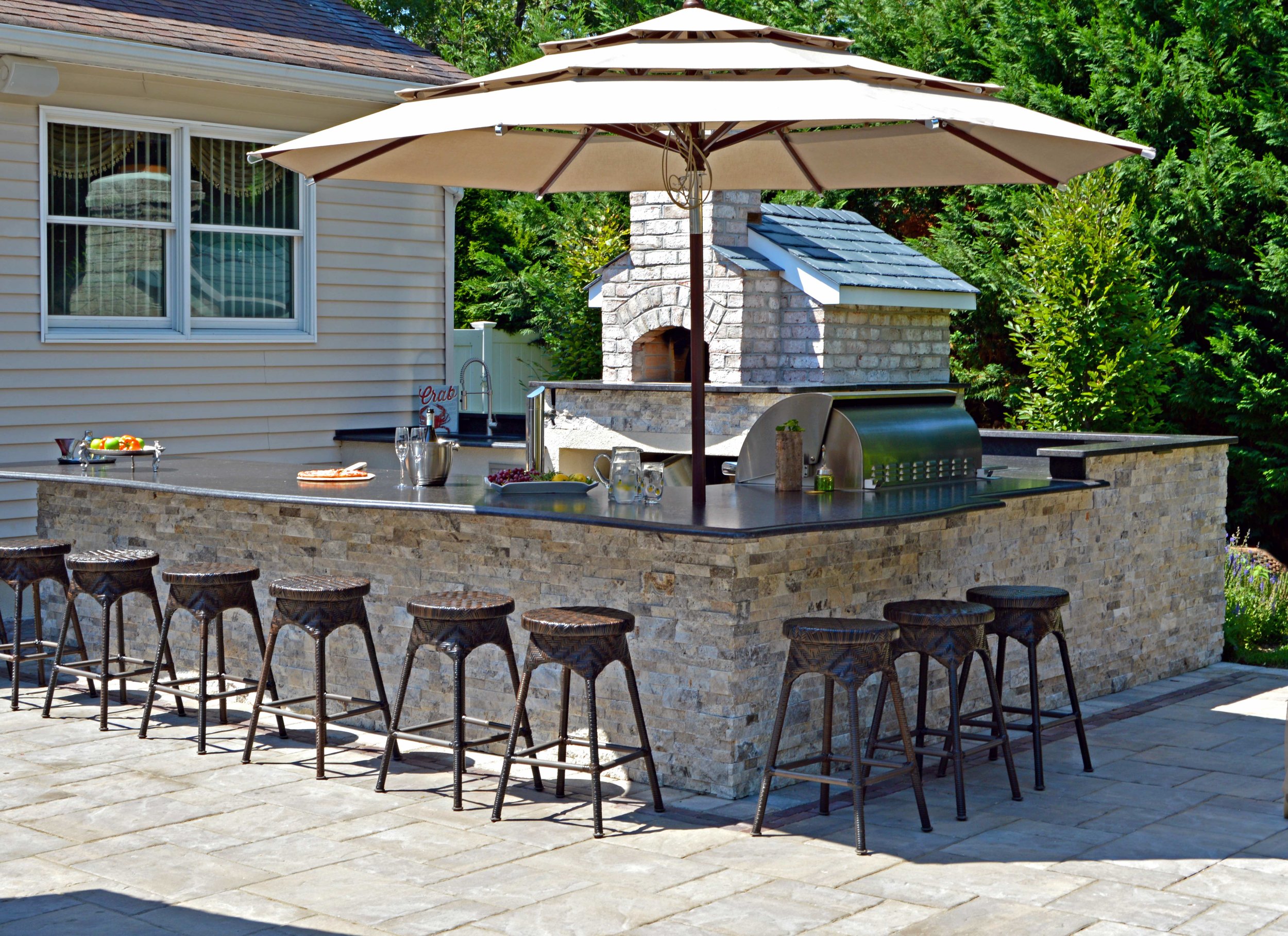 outdoor kitchen islands with bar