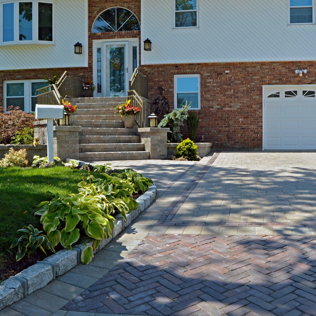 Unilock+paver+driveway+in+Bethpage,+NY.jpeg