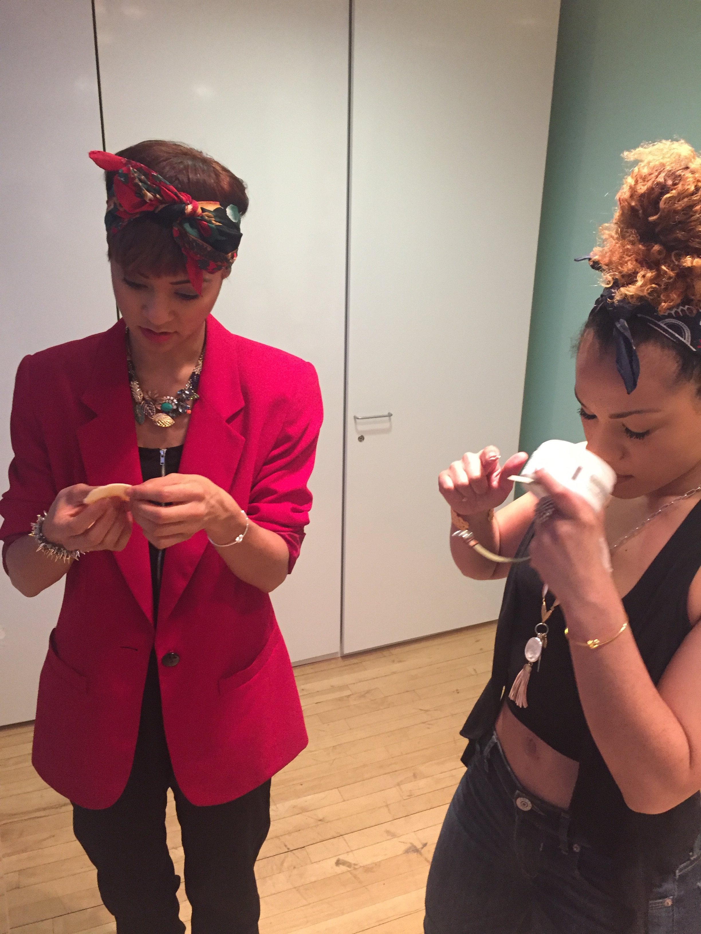 Left @syndeewinters (Schuyler Sisters Standby) and right @alysha_des (Peggy Schuyler) also fall in love with our award-winning REVEAL Biomimetic Peel Pads with LSR10 ®.