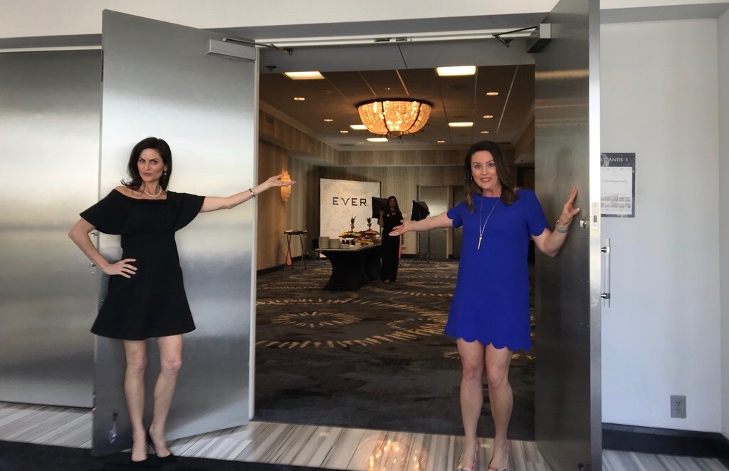 Set up and ready for action in Houston — where attendees received a warm welcome from Independent Specialist Mary Claire Haver and Regional Sales Director Jen Orlando!