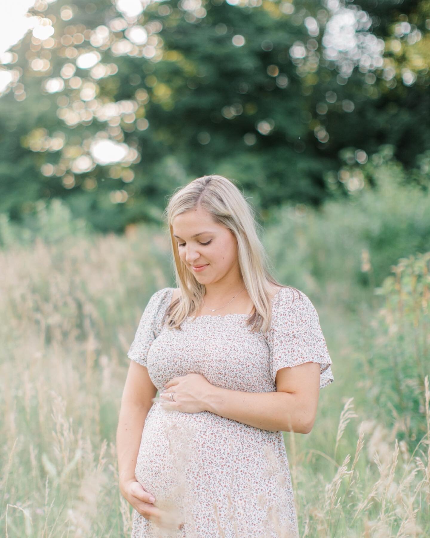 More summer days like this!!! I love getting to celebrate special seasons like pregnancy. It&rsquo;s the most beautiful thing. 🤍 Thanks for letting me document these parts of your story!