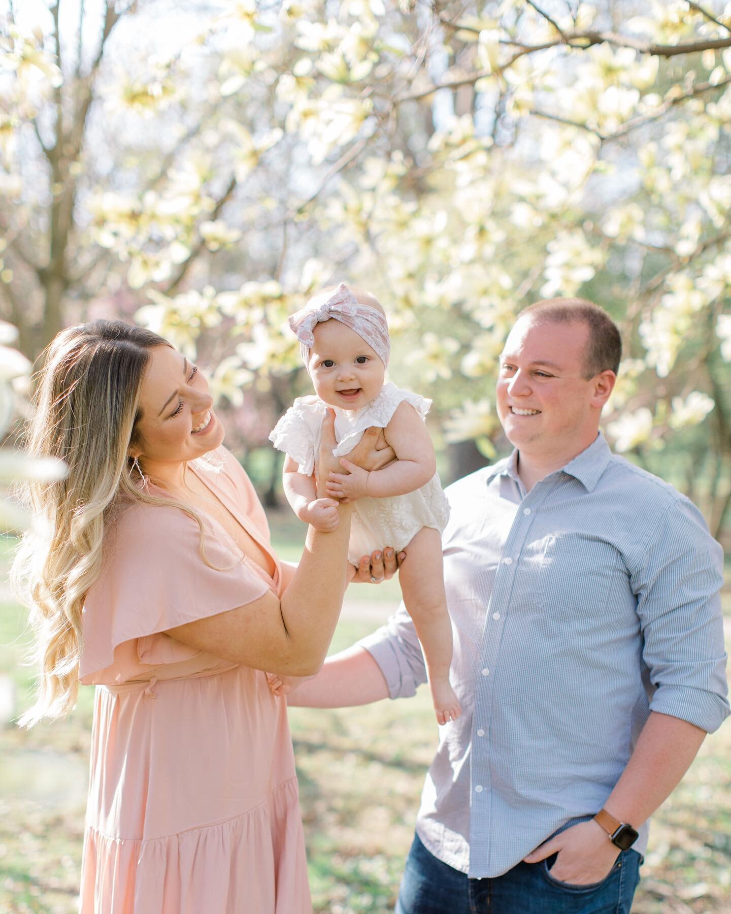 🌸SPRING MINIS!🌸 I wanted to put out a reminder that I have slots open on May 20th for spring mini sessions if you&rsquo;re interested. These were originally scheduled in April, but my little babe came 4 weeks early&hellip; so I had to reschedule. W