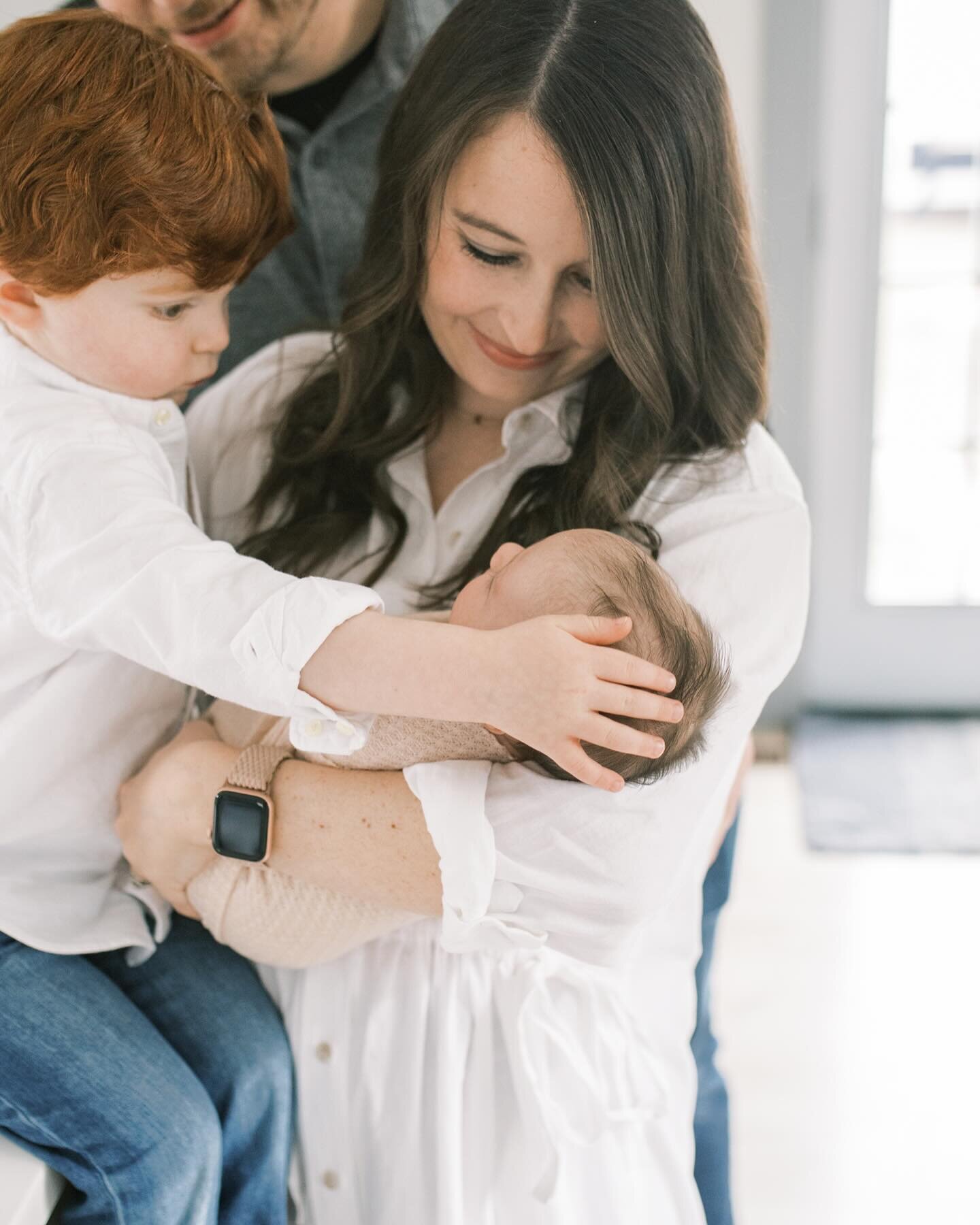 When one of your best best friends has a mini &amp; you get to take the photos! 🥰
Now we both have a boy &amp; a girl that are the same age. I can&rsquo;t wait to watch them become besties, too!!! Love you @eldculler &amp; fam! 🤍 CONGRATS!!