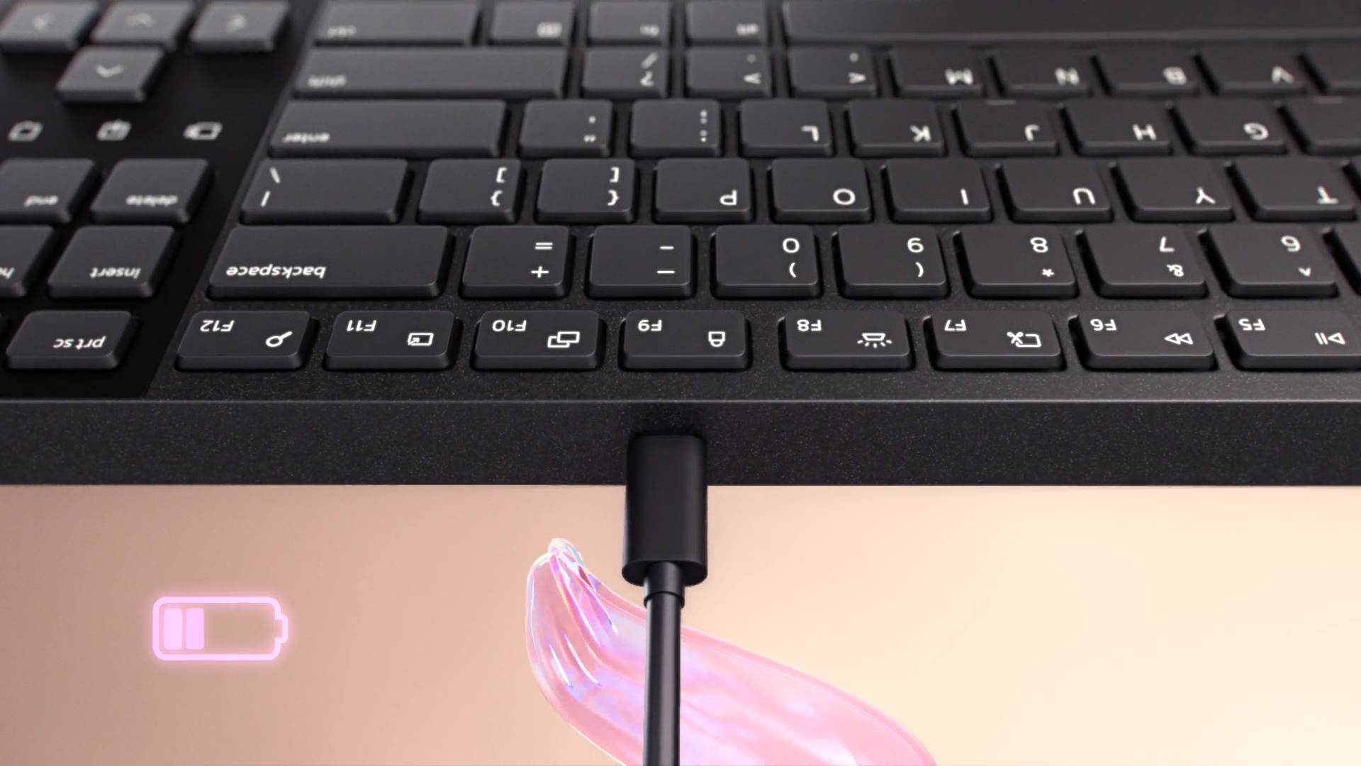 BB2304G0001_012_Combo Feature Video_USB-C Charging_kb.png