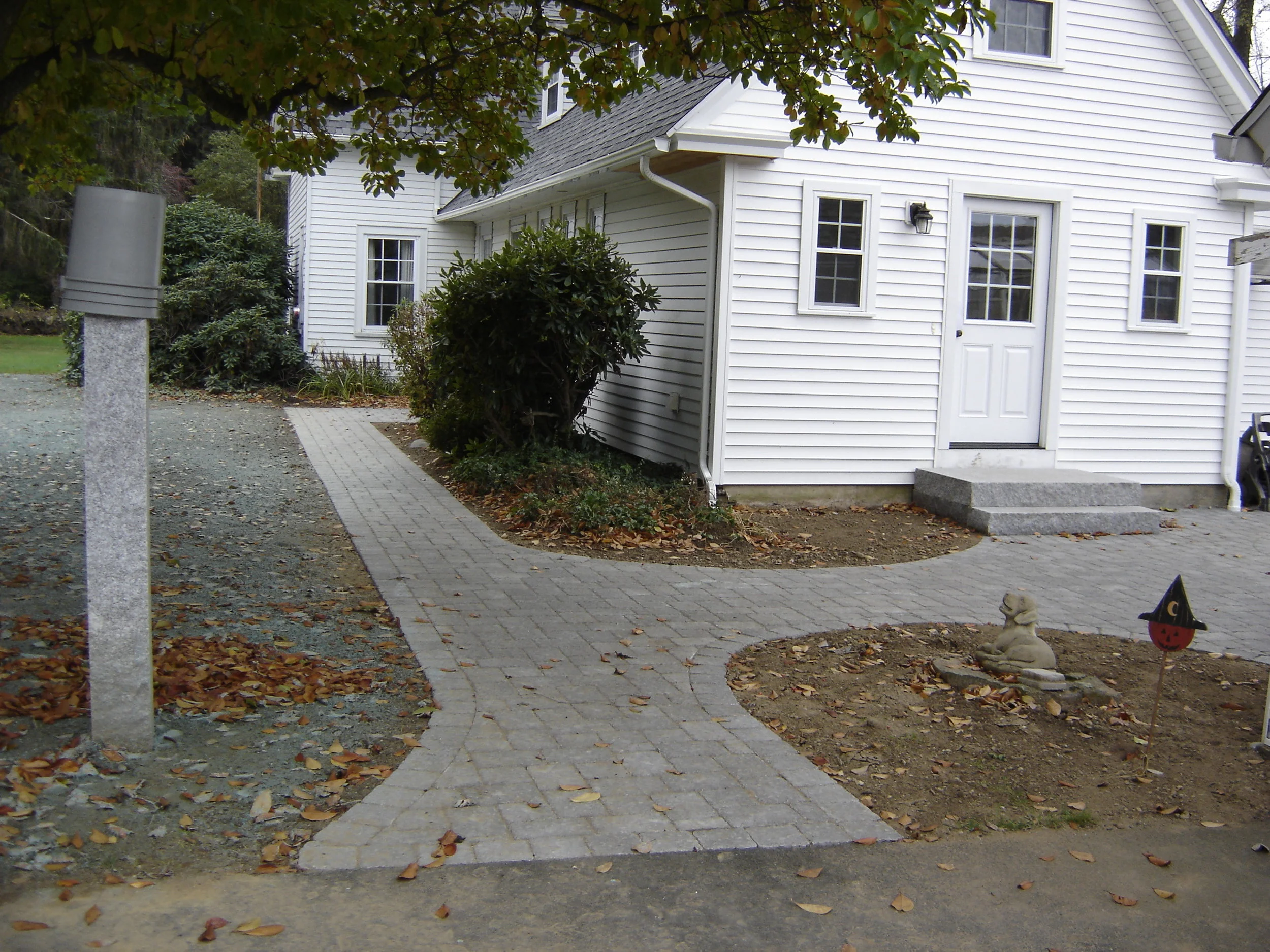 walkway 2.JPG