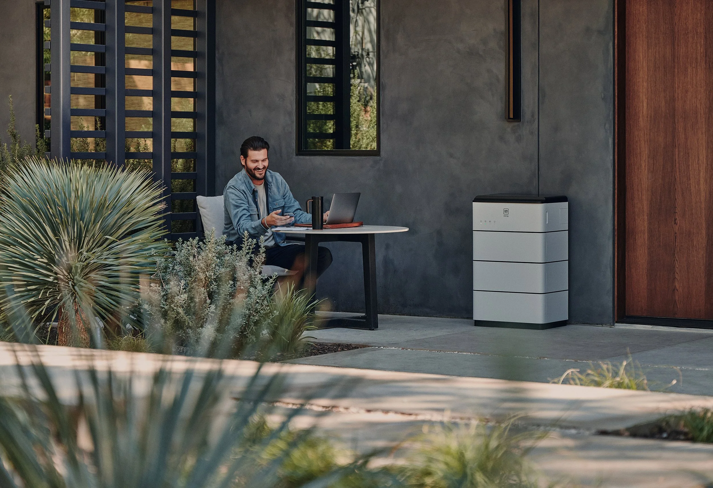 11_Lifestyle_MorningTalent_WorkingOutside_0667.jpg