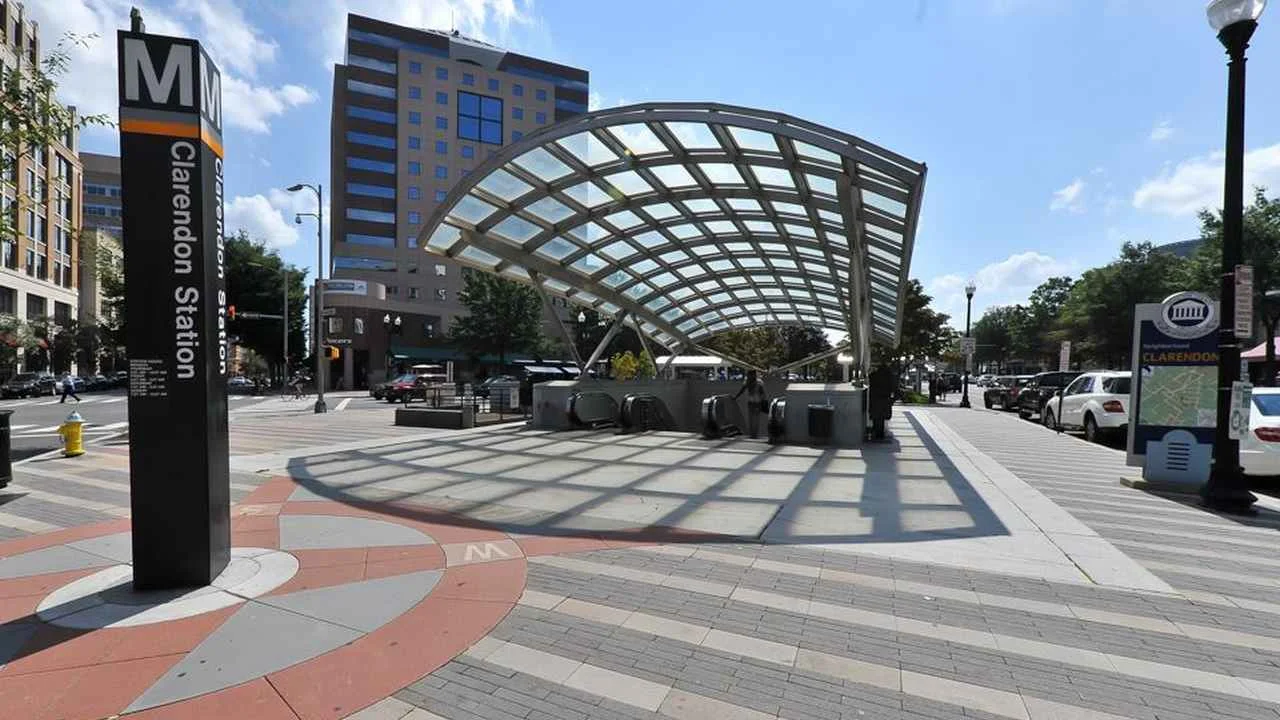 Clarendon metro.jpg