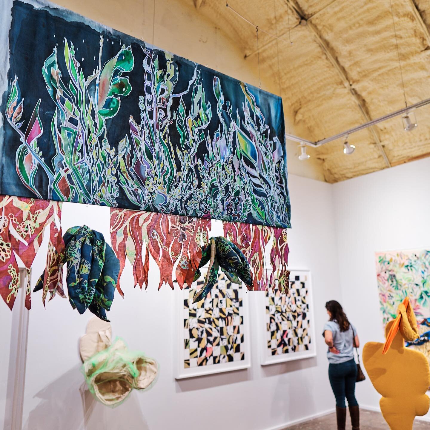 We&rsquo;re still open! Let&rsquo;s do this. Last day of Thread Count @cloudtreestudiosandgallery 12-6pm. No crowds, nothing to touch just taking in some local art on this Saturday afternoon. #deepbreaths #textileart #austinartists

Photo credit: @ry