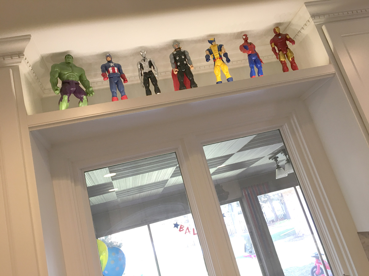 SUPERHERO DISPLAY