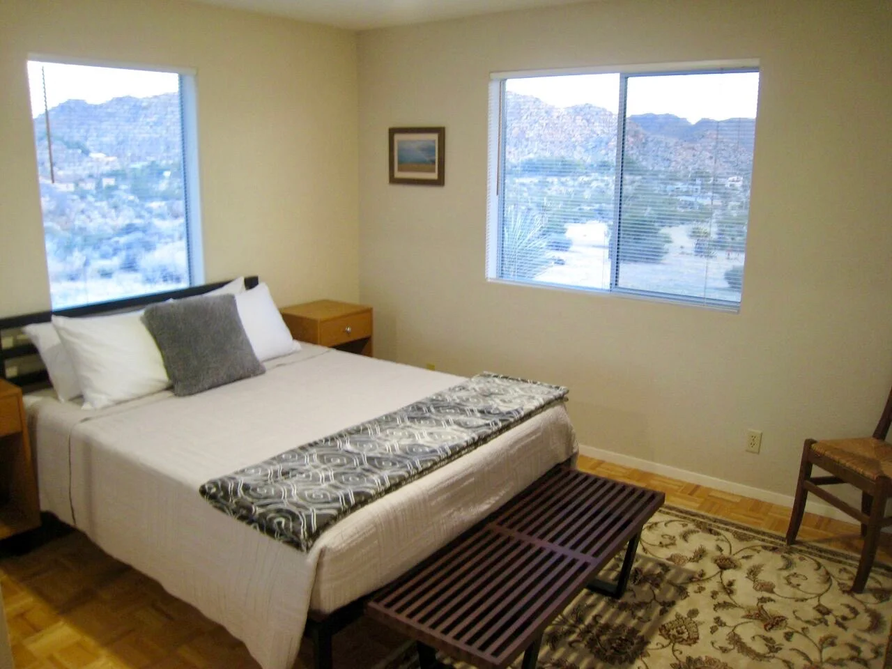 Sunnyrock Acres, Queen-size Bedroom - JoshuaTreeVacationHomes.com