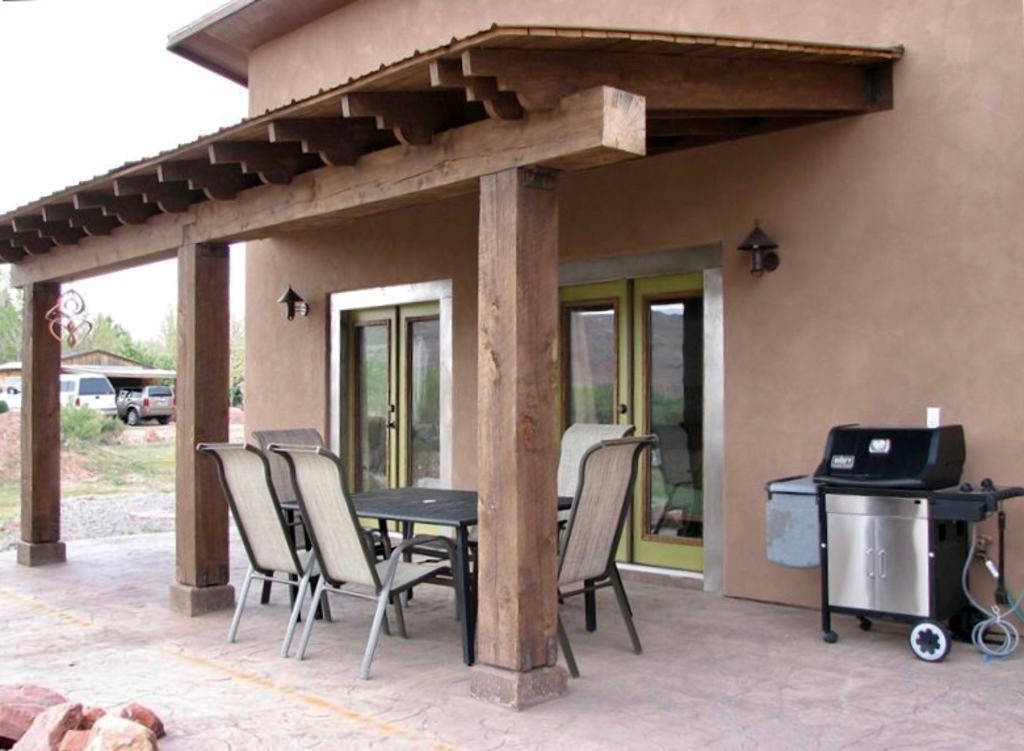 moab-panorama-oasis_patio.jpg