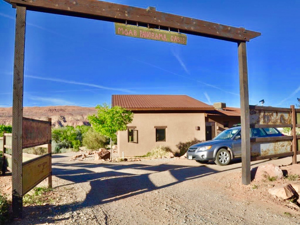 moab-panorama-oasis_RV-parking.jpg