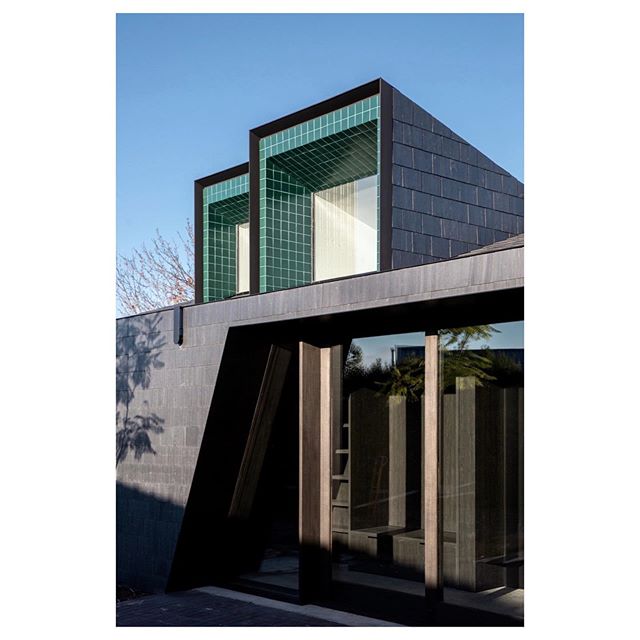 SAGAR HOUSE
When you realise two is better than one. Our green tiled double dormer windows draws light behind the living area and into the rooms behind. Our slate clad extension finished earlier this year is patiently waiting for the garden to take s